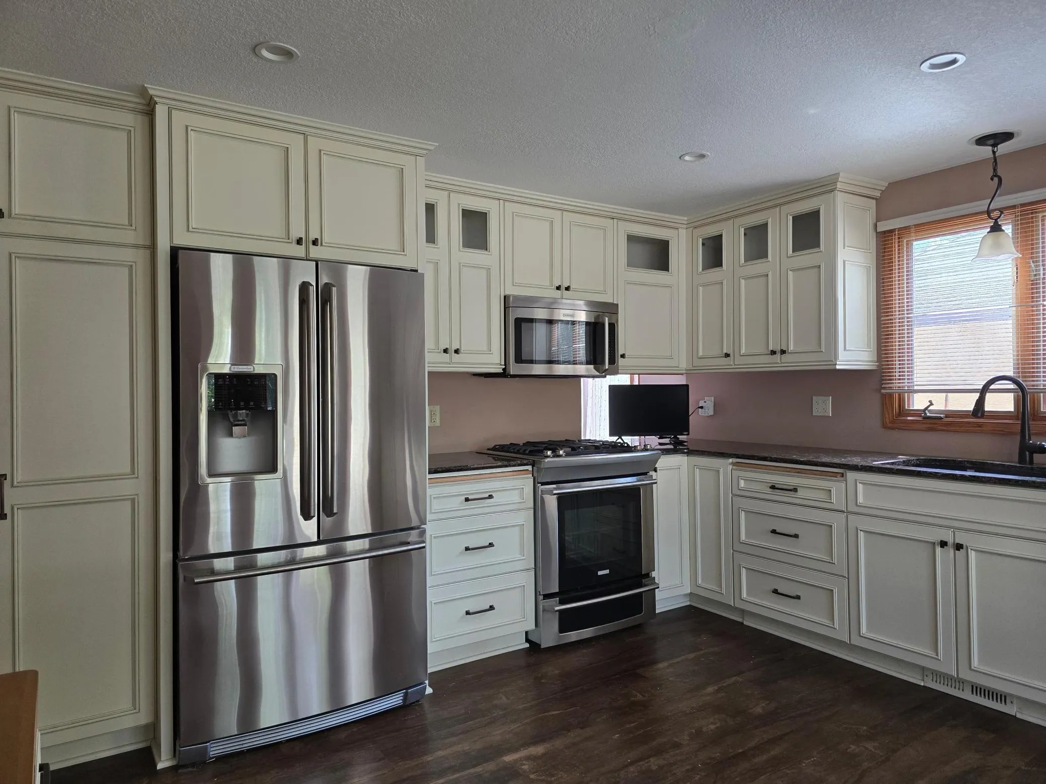 Photo 7 of 8213 Pleasant View Court