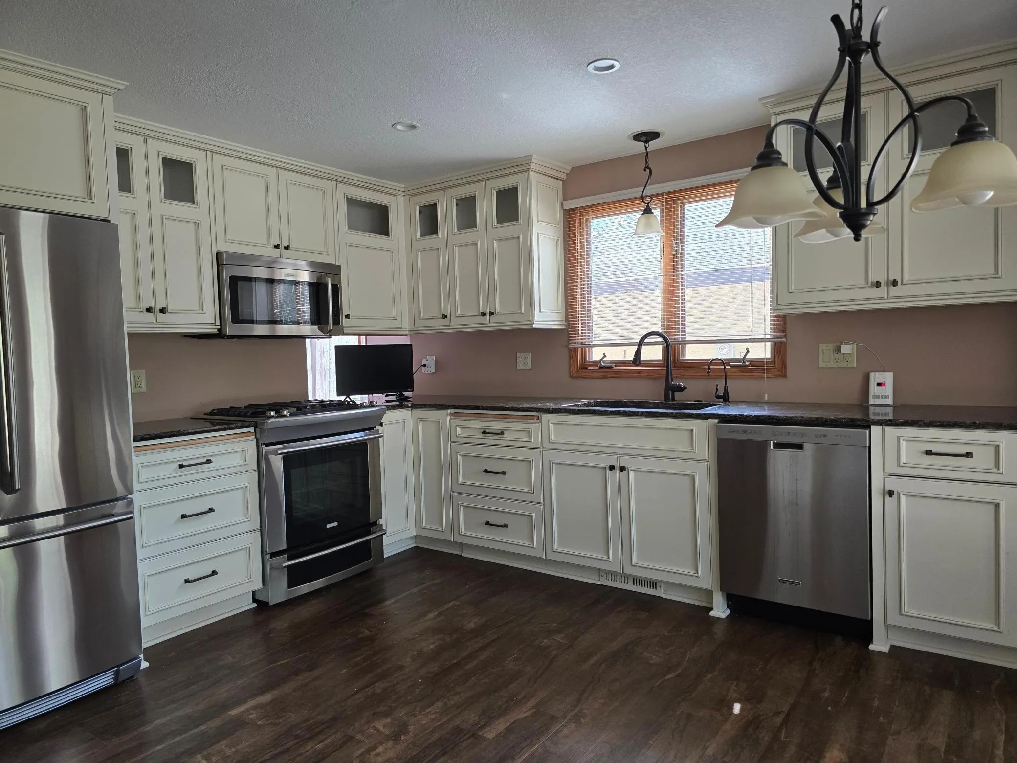 Photo 6 of 8213 Pleasant View Court