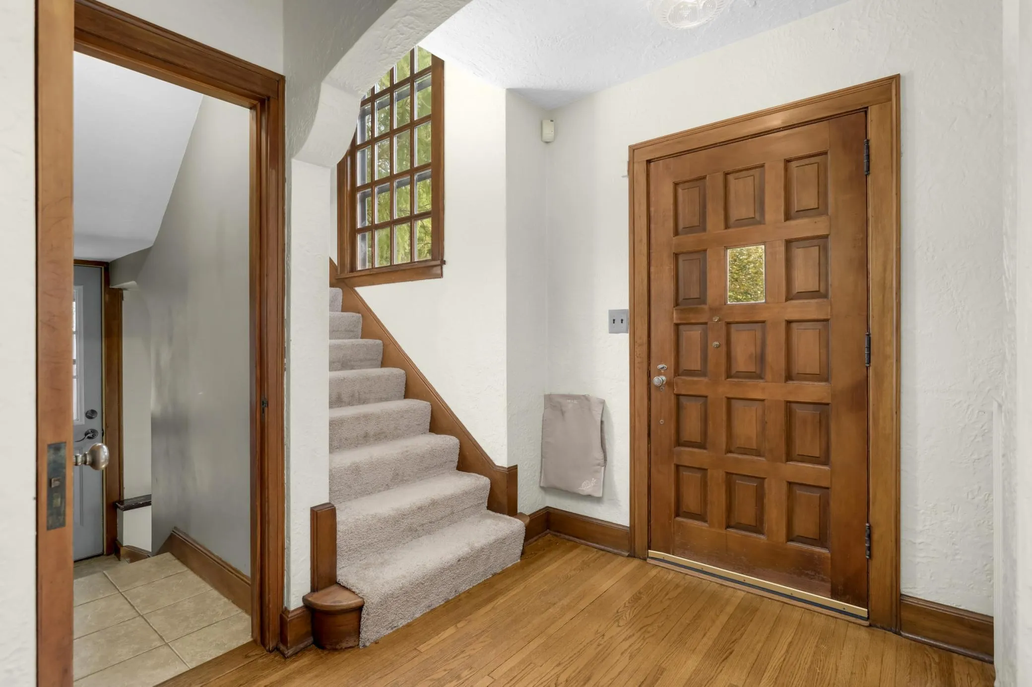 Photo 2 of 1787 Hillcrest Avenue