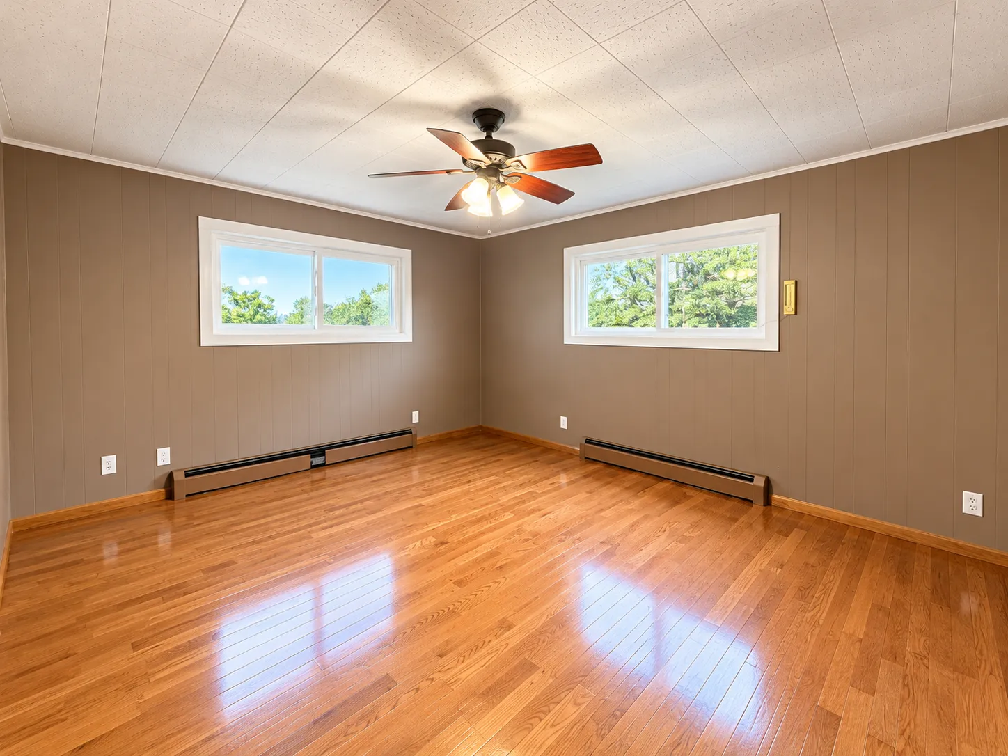 Photo 9 of 11605 Manning S Avenue