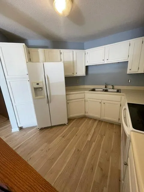 Photo 5 of 6500 Woodlake Drive Unit 401