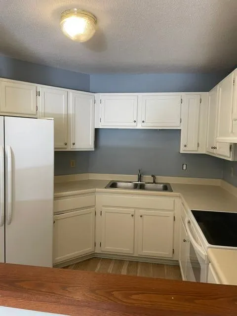 Photo 6 of 6500 Woodlake Drive Unit 401