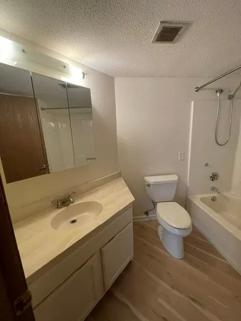 Photo 10 of 6500 Woodlake Drive Unit 401