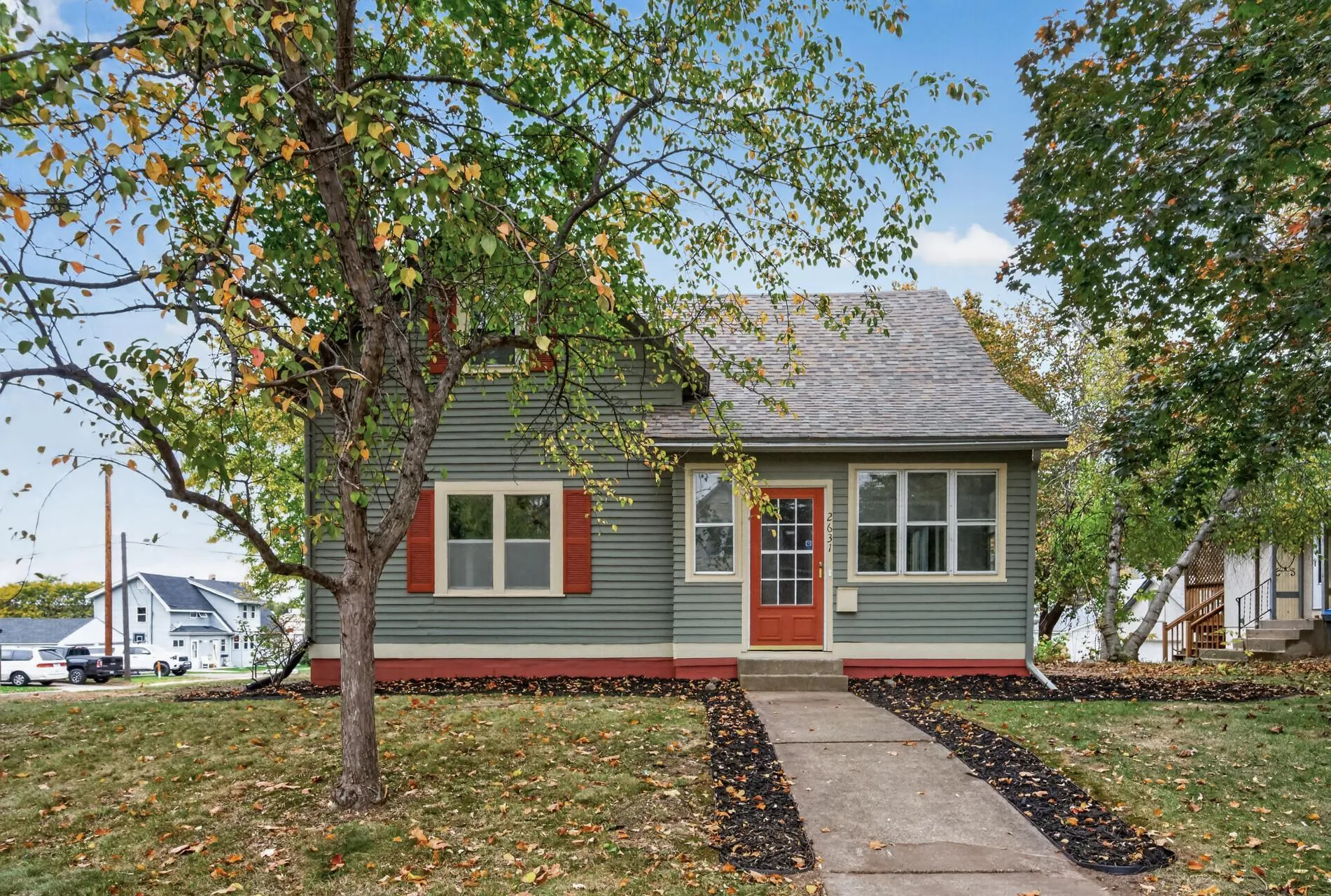 Photo 2 of 2631 5th E Avenue