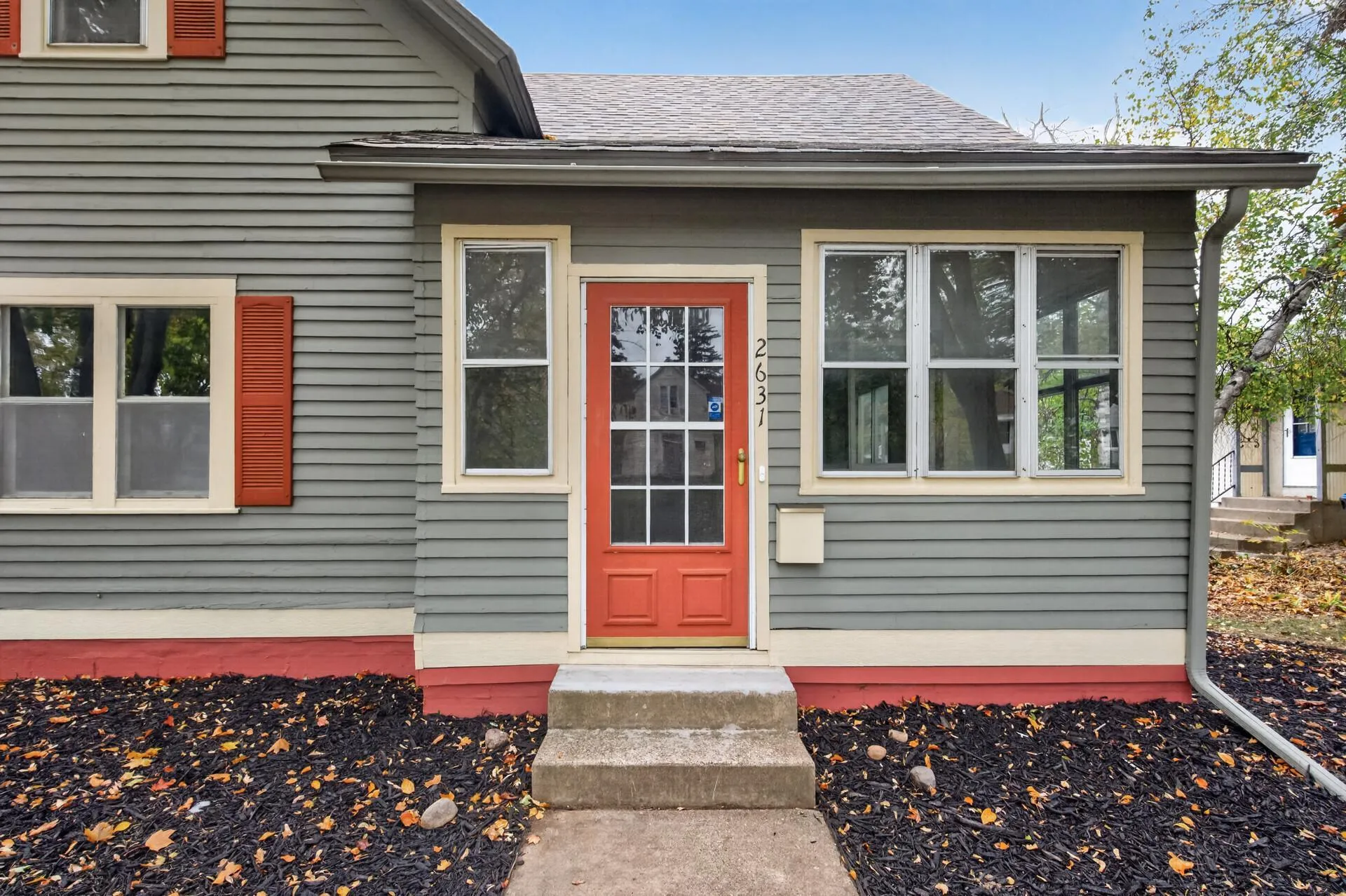 Photo 3 of 2631 5th E Avenue
