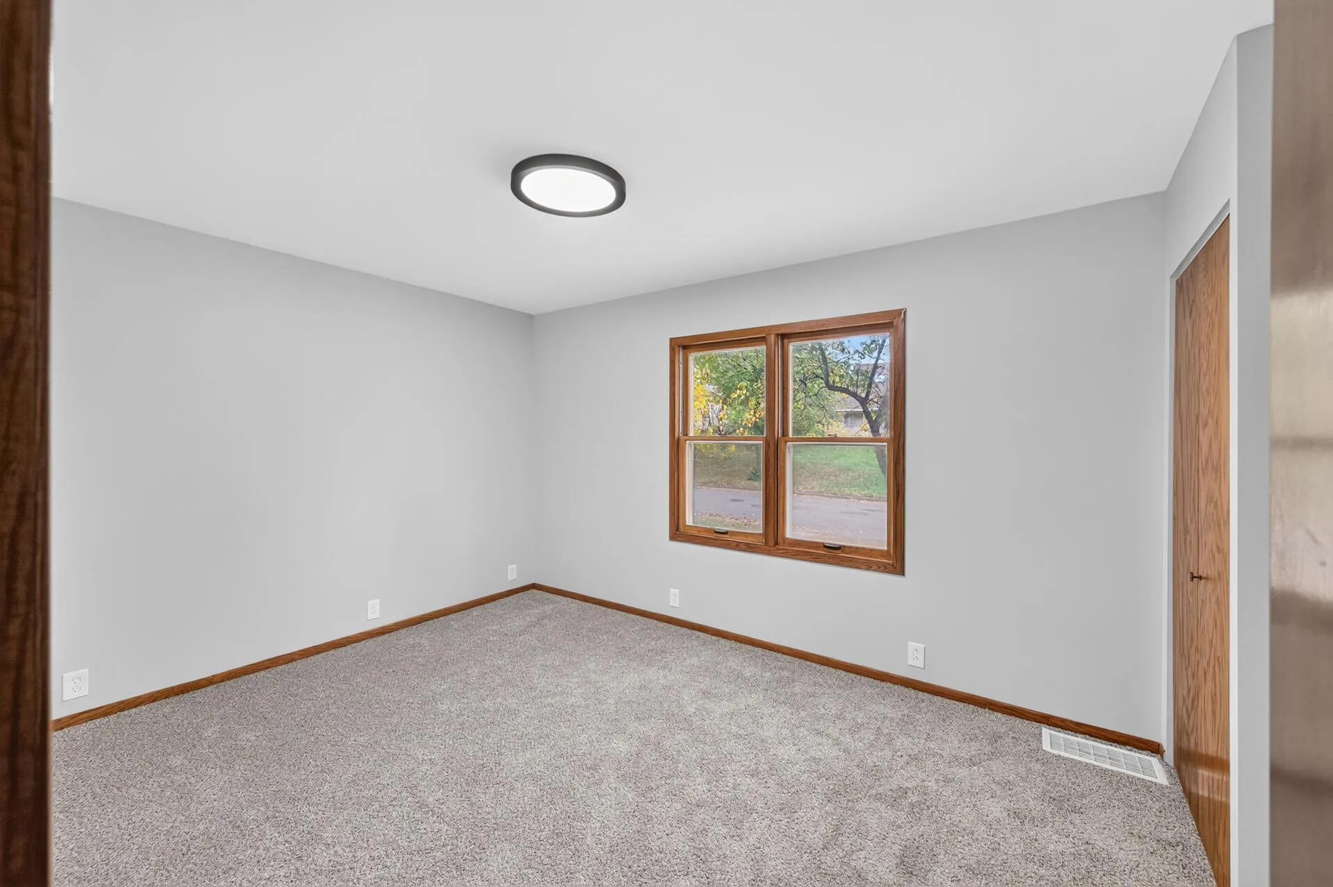 Photo 12 of 2631 5th E Avenue