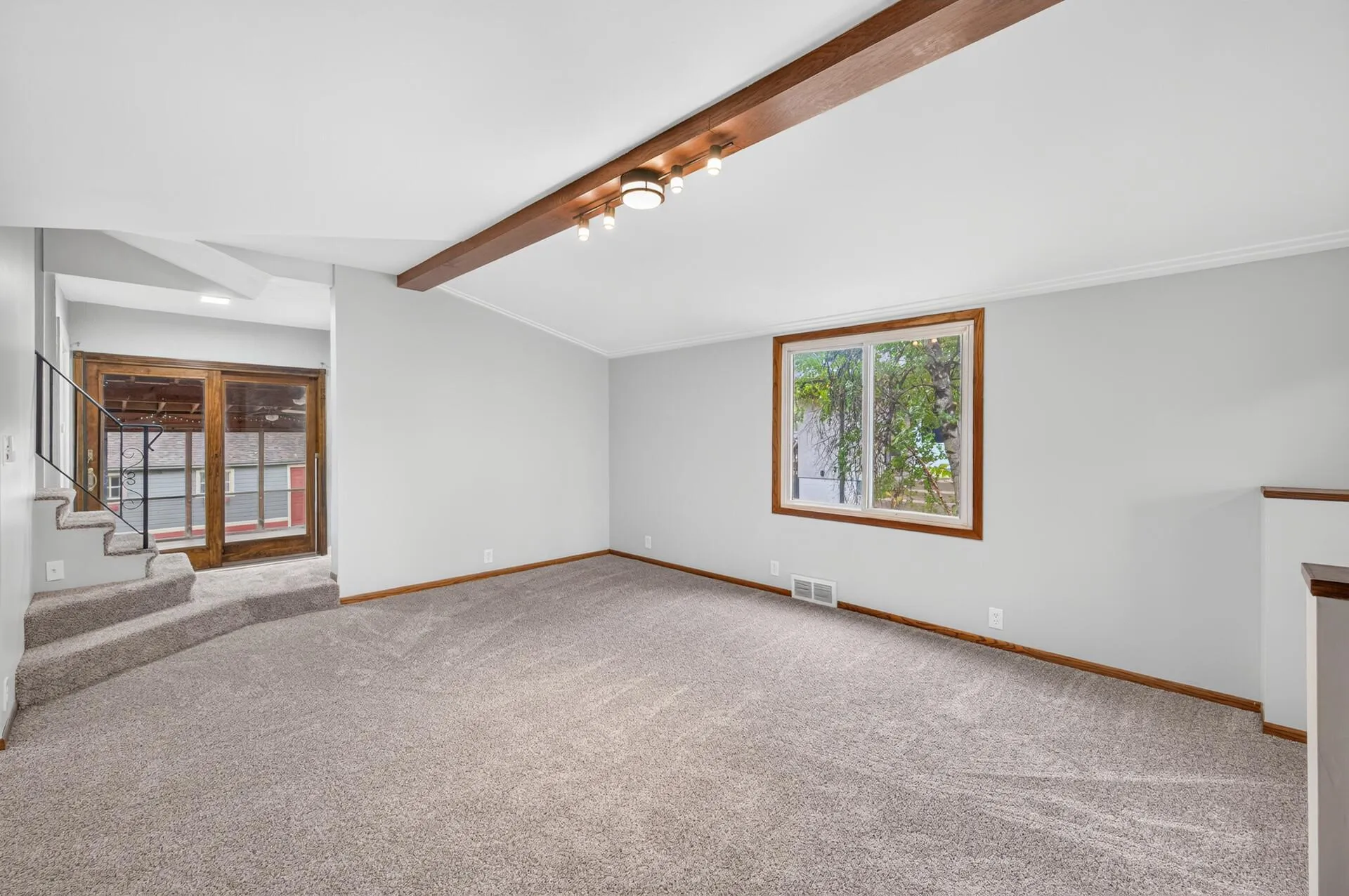 Photo 6 of 2631 5th E Avenue