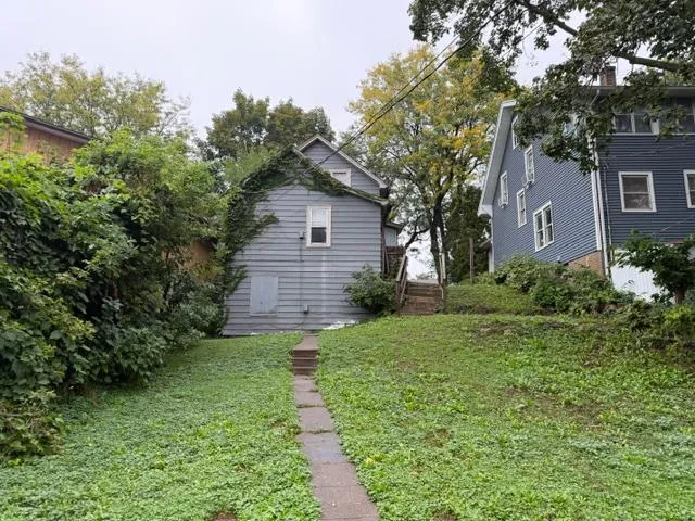 Photo 3 of 606 Cook E Avenue