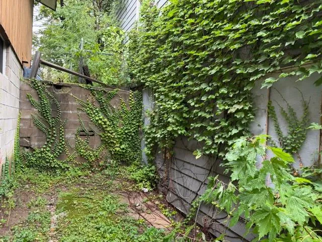 Photo 2 of 606 Cook E Avenue