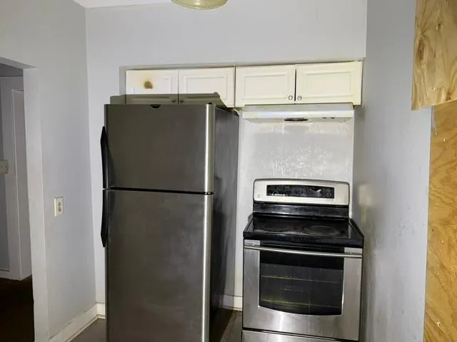 Photo 5 of 606 Cook E Avenue