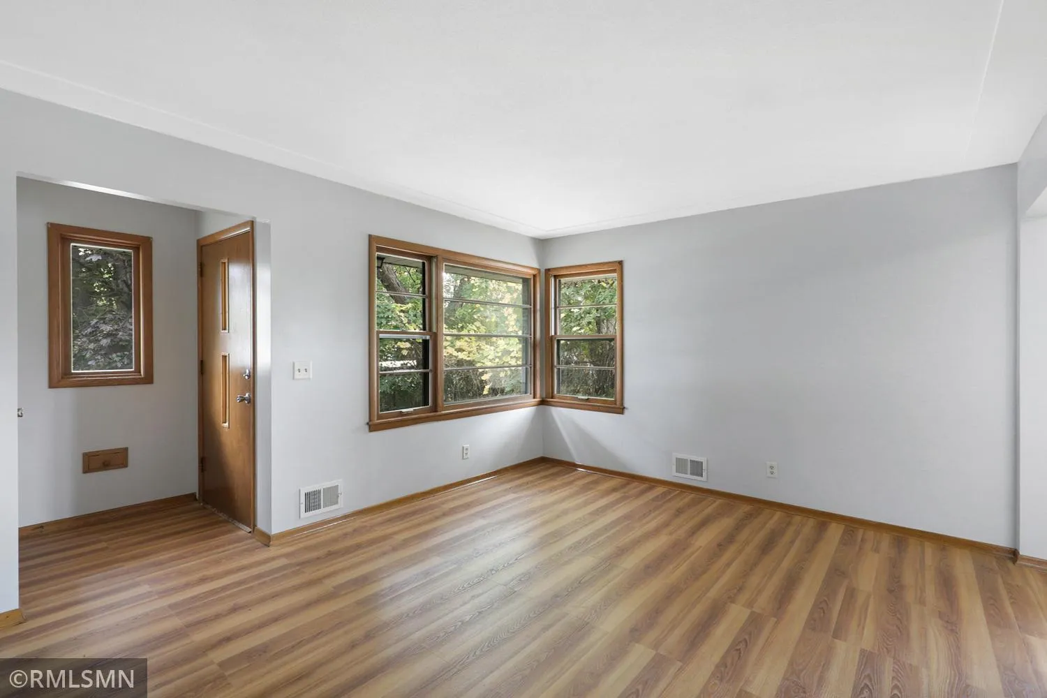Photo 3 of 3832 3rd Ne Street