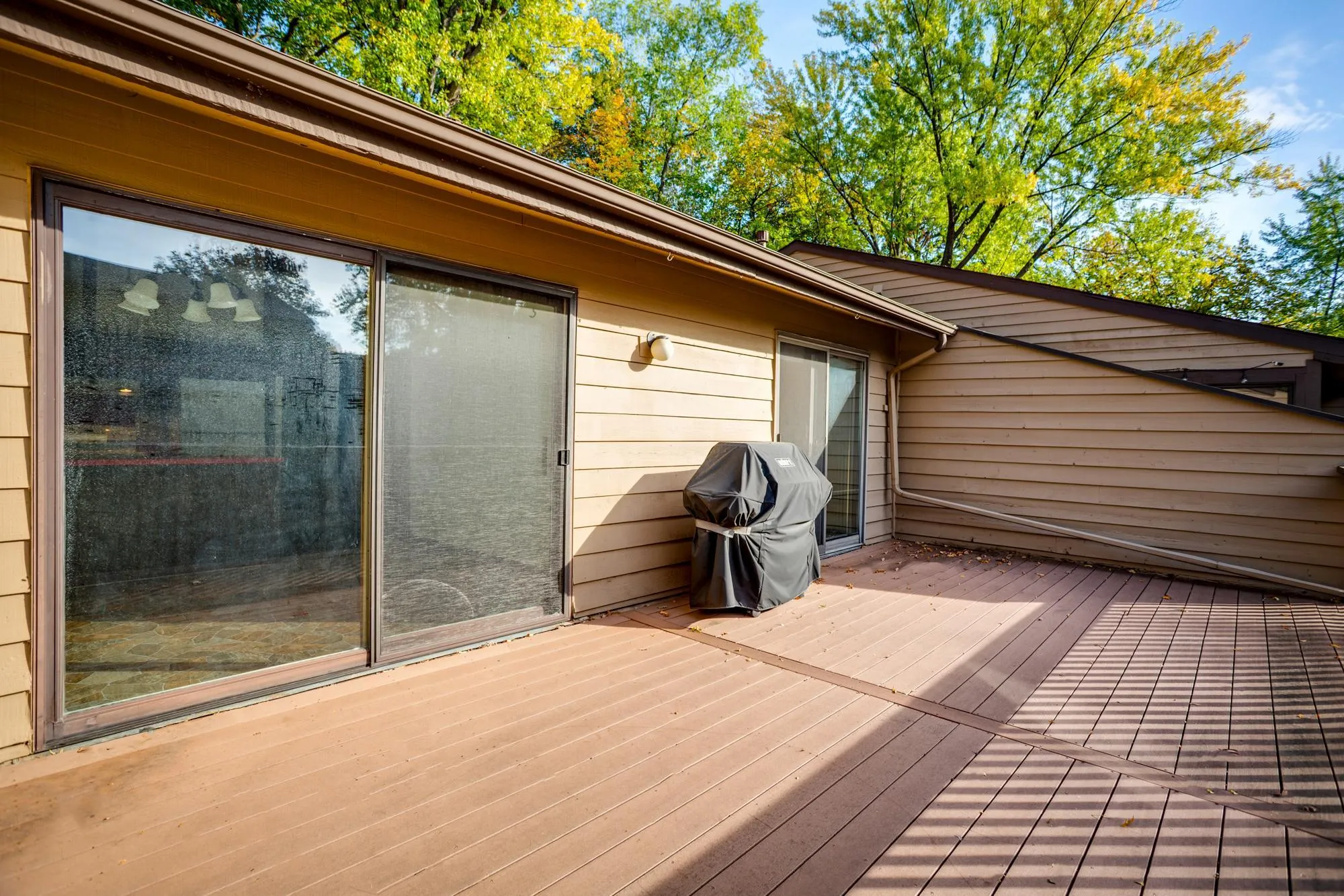 Photo 5 of 472 W Eagle Lake Drive