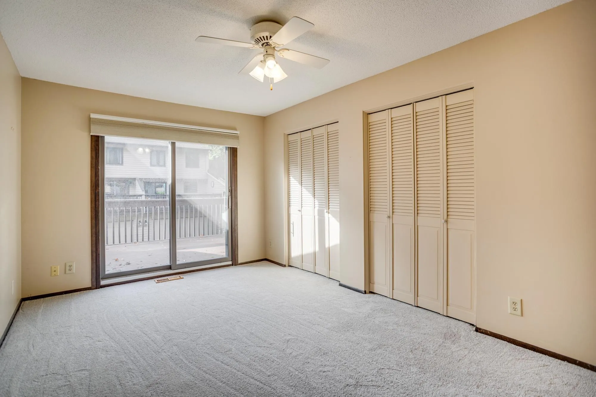 Photo 11 of 472 W Eagle Lake Drive