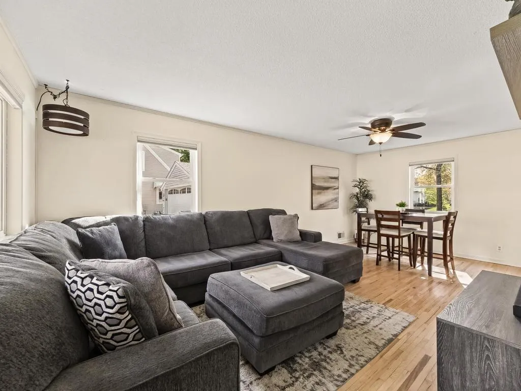 Photo 6 of 648 109th Nw Avenue