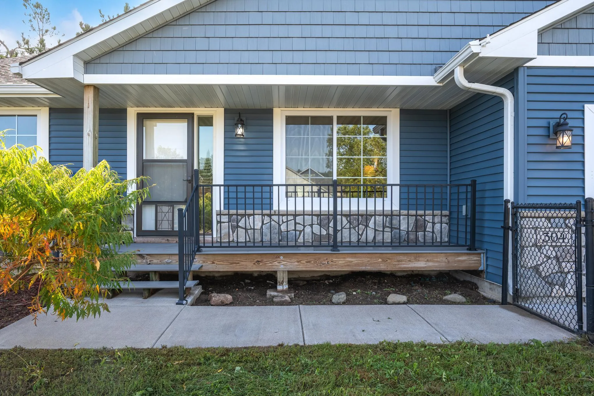 Photo 5 of 304 Evergreen Drive
