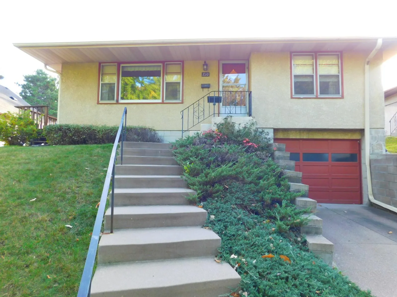 Photo 3 of 710 Edgar Avenue