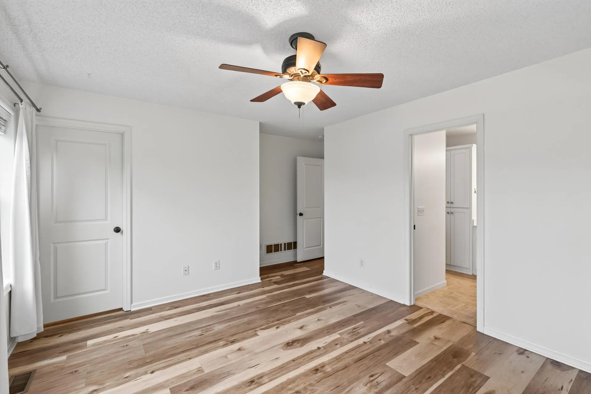 Photo 14 of 1548 Legacy E Parkway