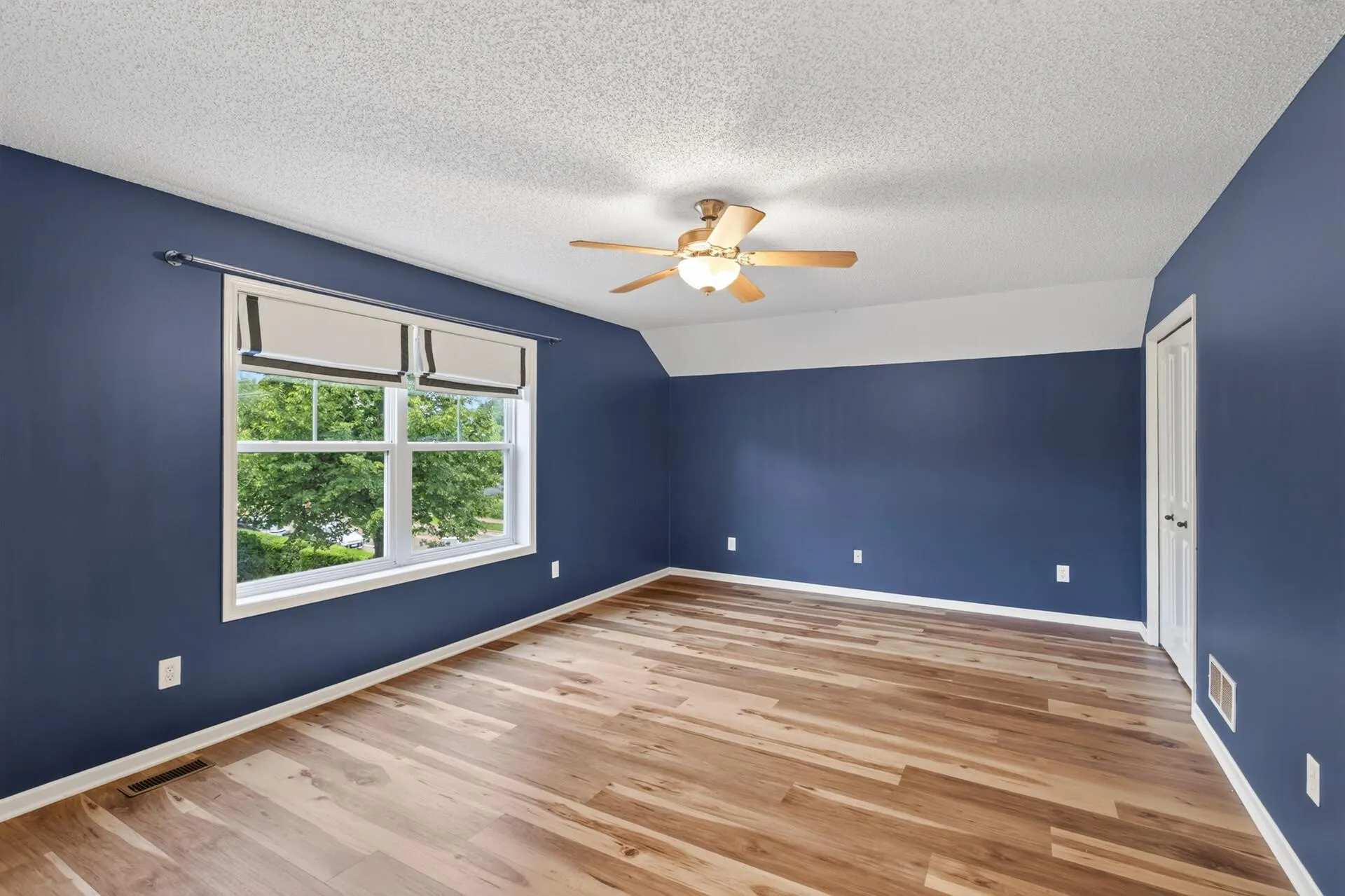 Photo 21 of 1548 Legacy E Parkway