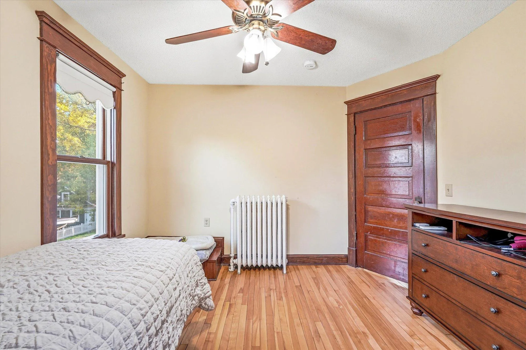 Photo 33 of 2016 Laurel Avenue