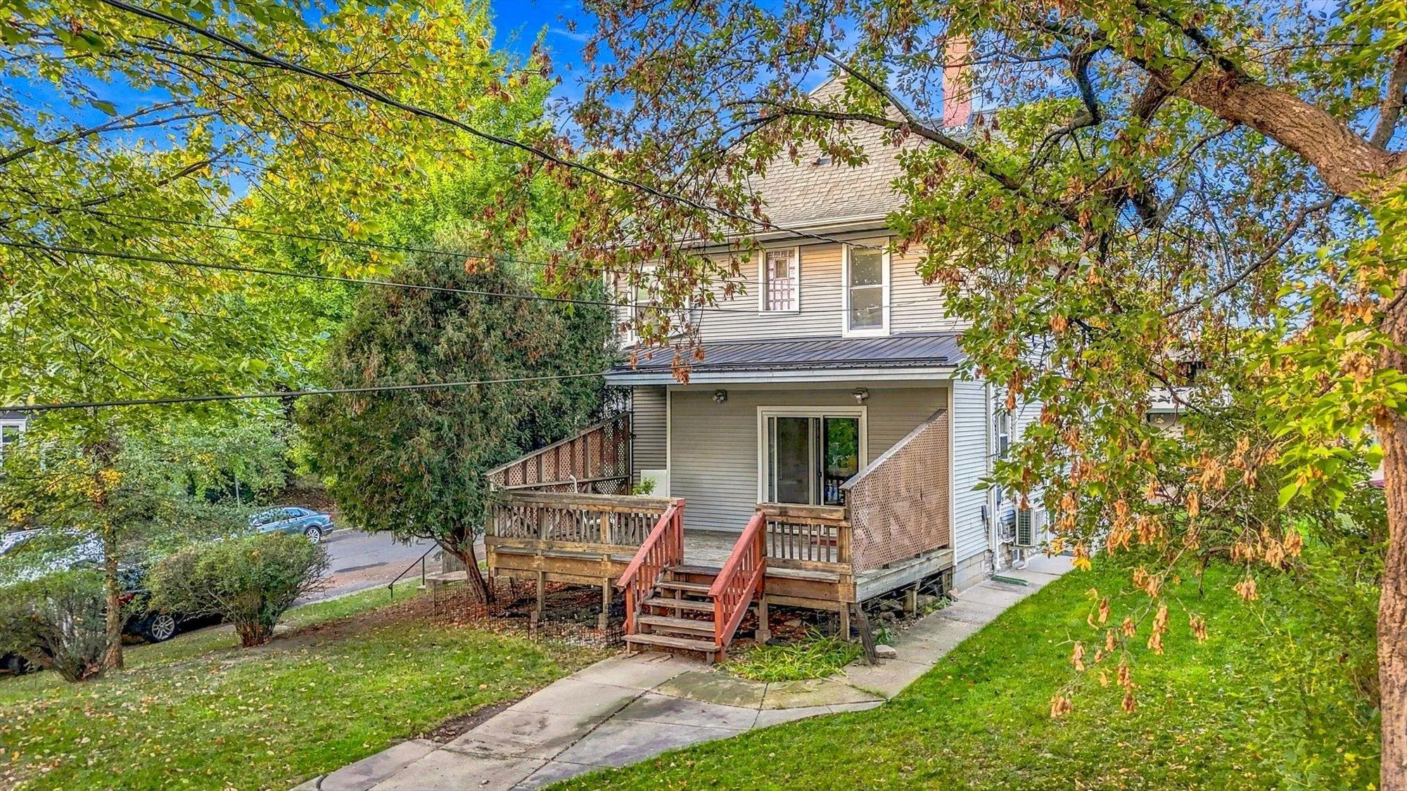 Photo 3 of 2016 Laurel Avenue