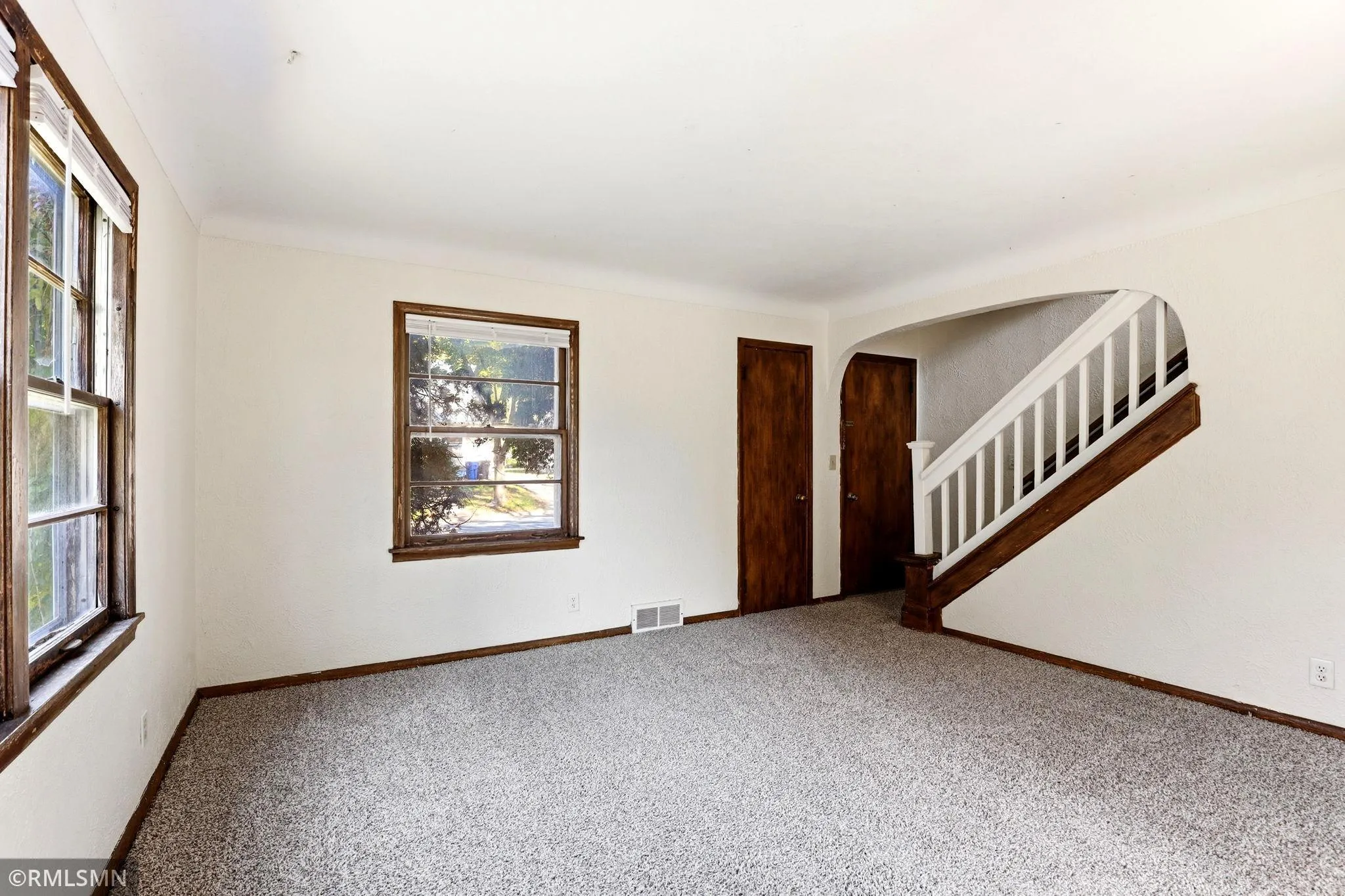 Photo 2 of 1498 Reaney E Avenue