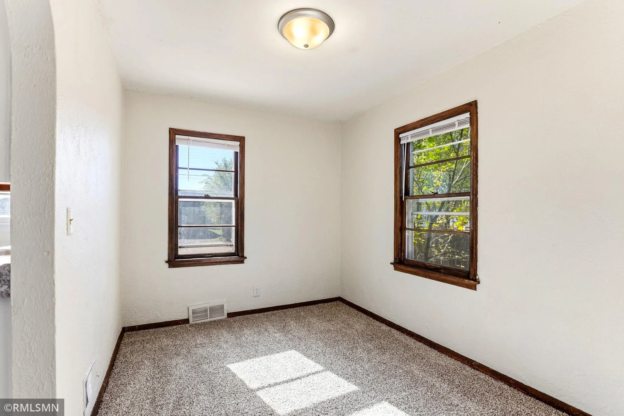 Photo 4 of 1498 Reaney E Avenue