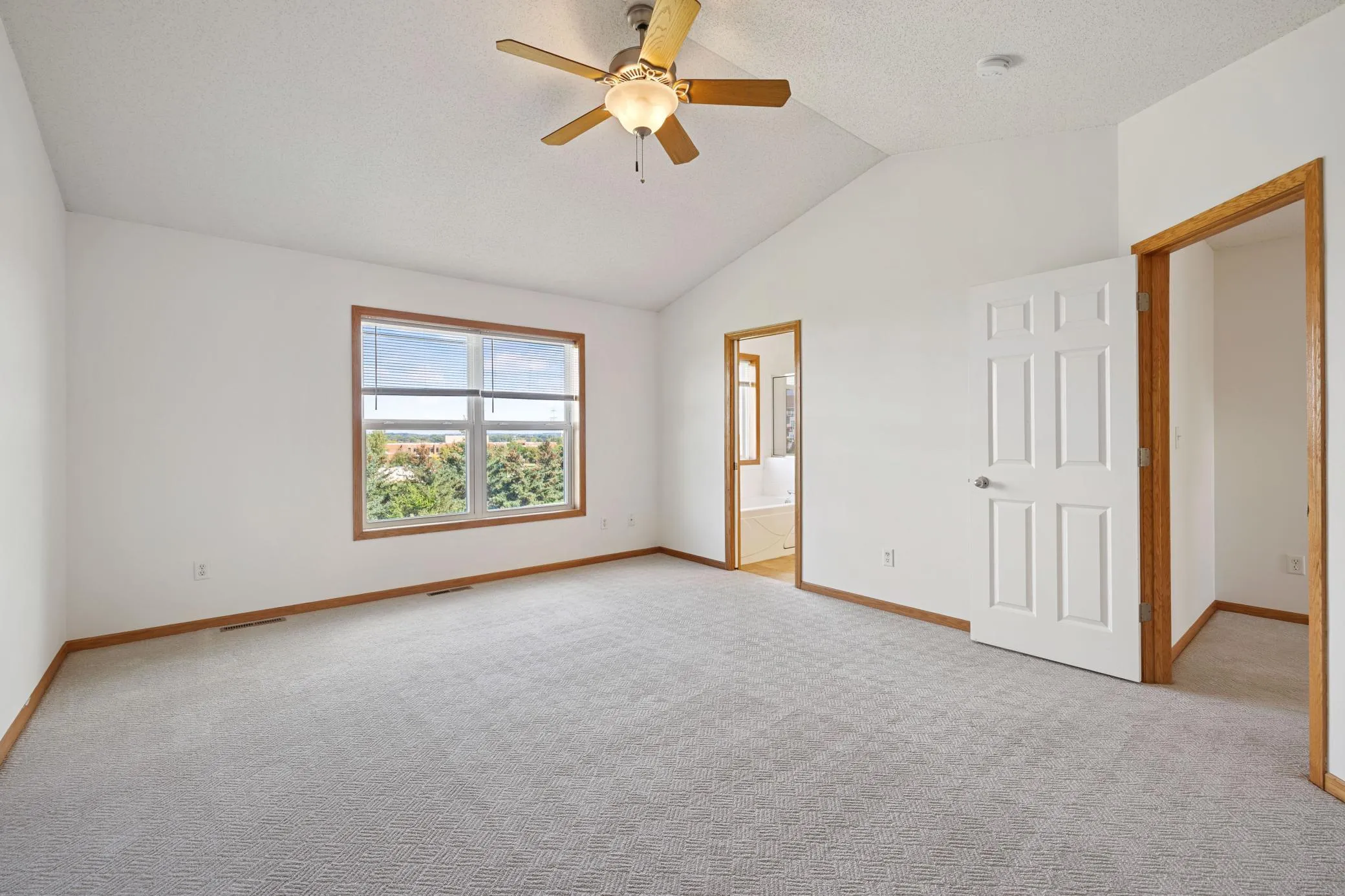 Photo 23 of 1096 Danube Avenue