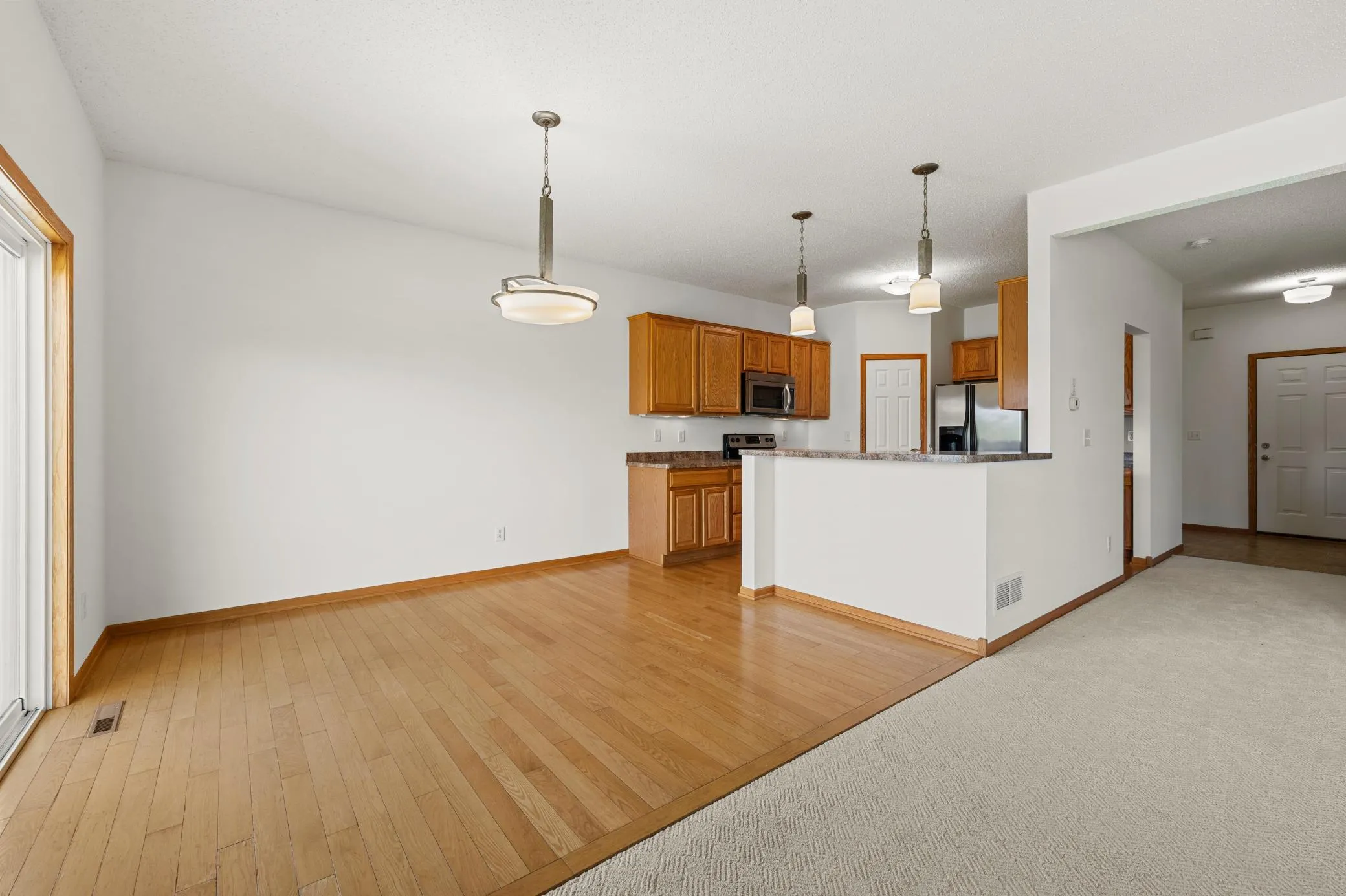 Photo 10 of 1096 Danube Avenue