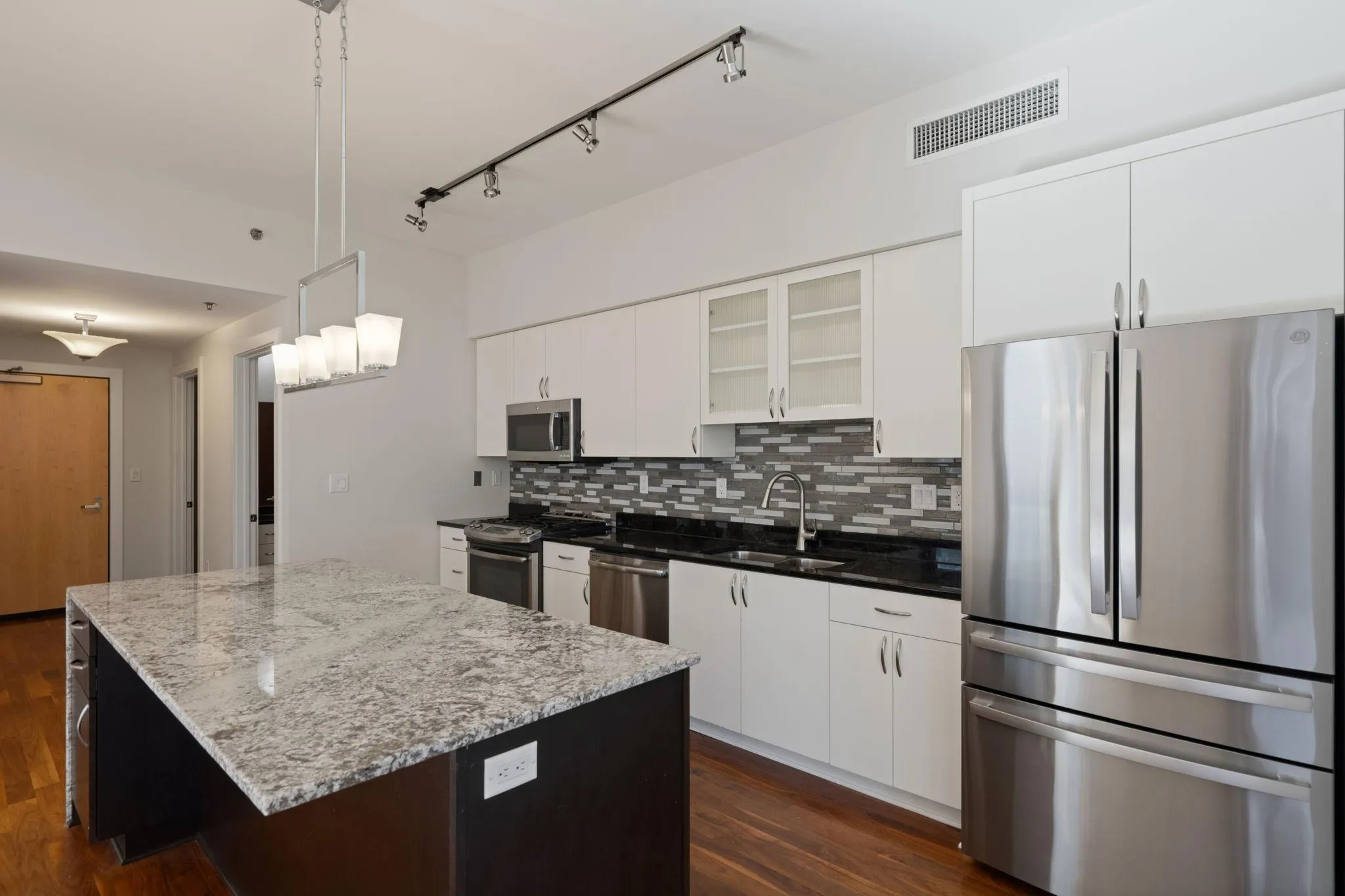Photo 6 of 1120 S 2nd Street Unit 201