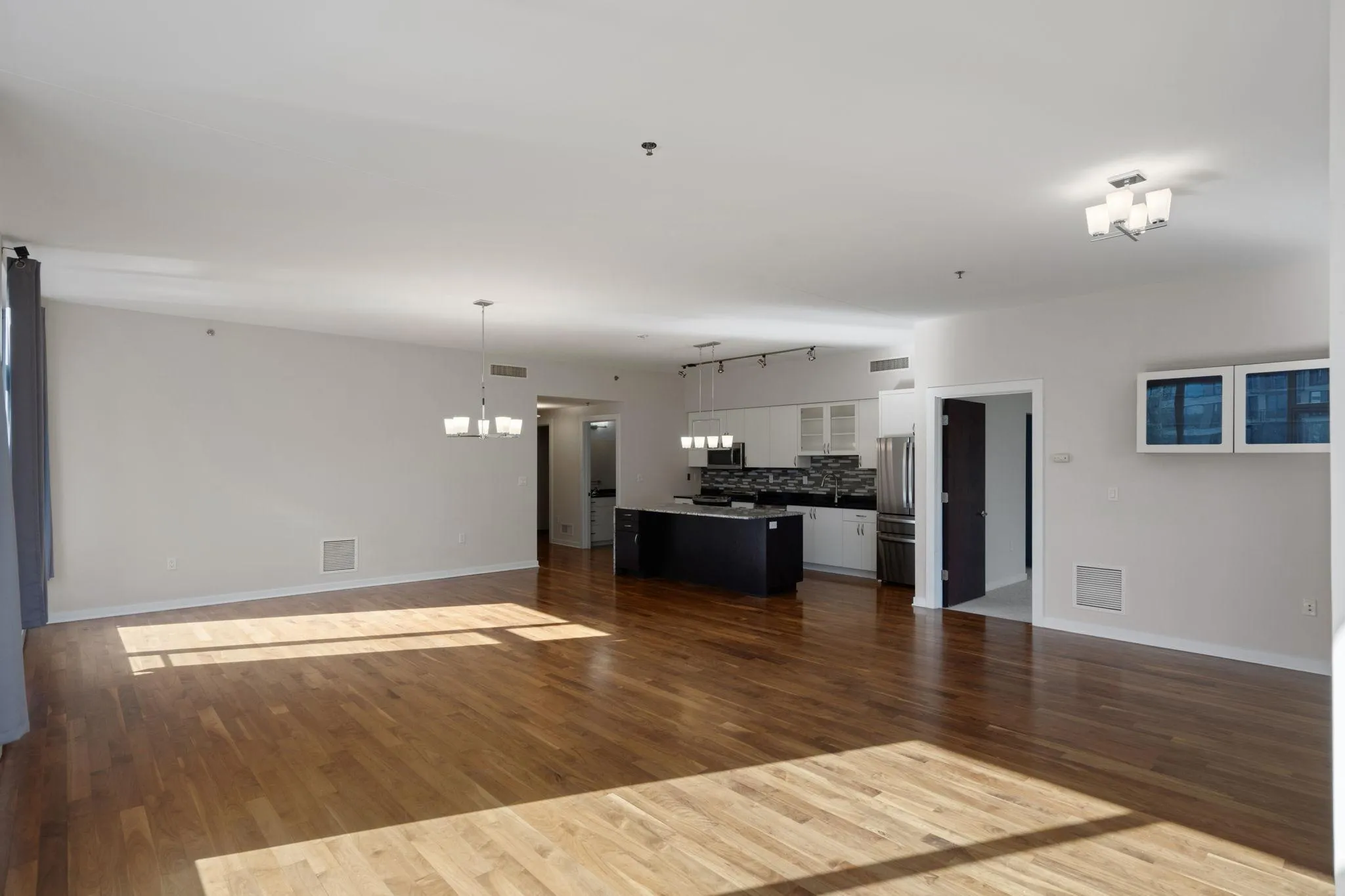 Photo 4 of 1120 S 2nd Street Unit 201