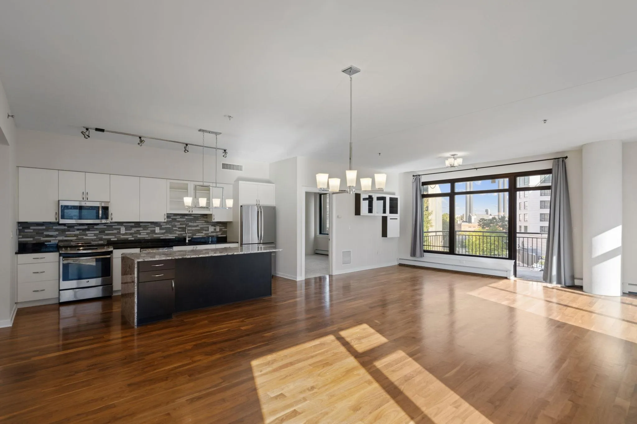 Photo 2 of 1120 S 2nd Street Unit 201