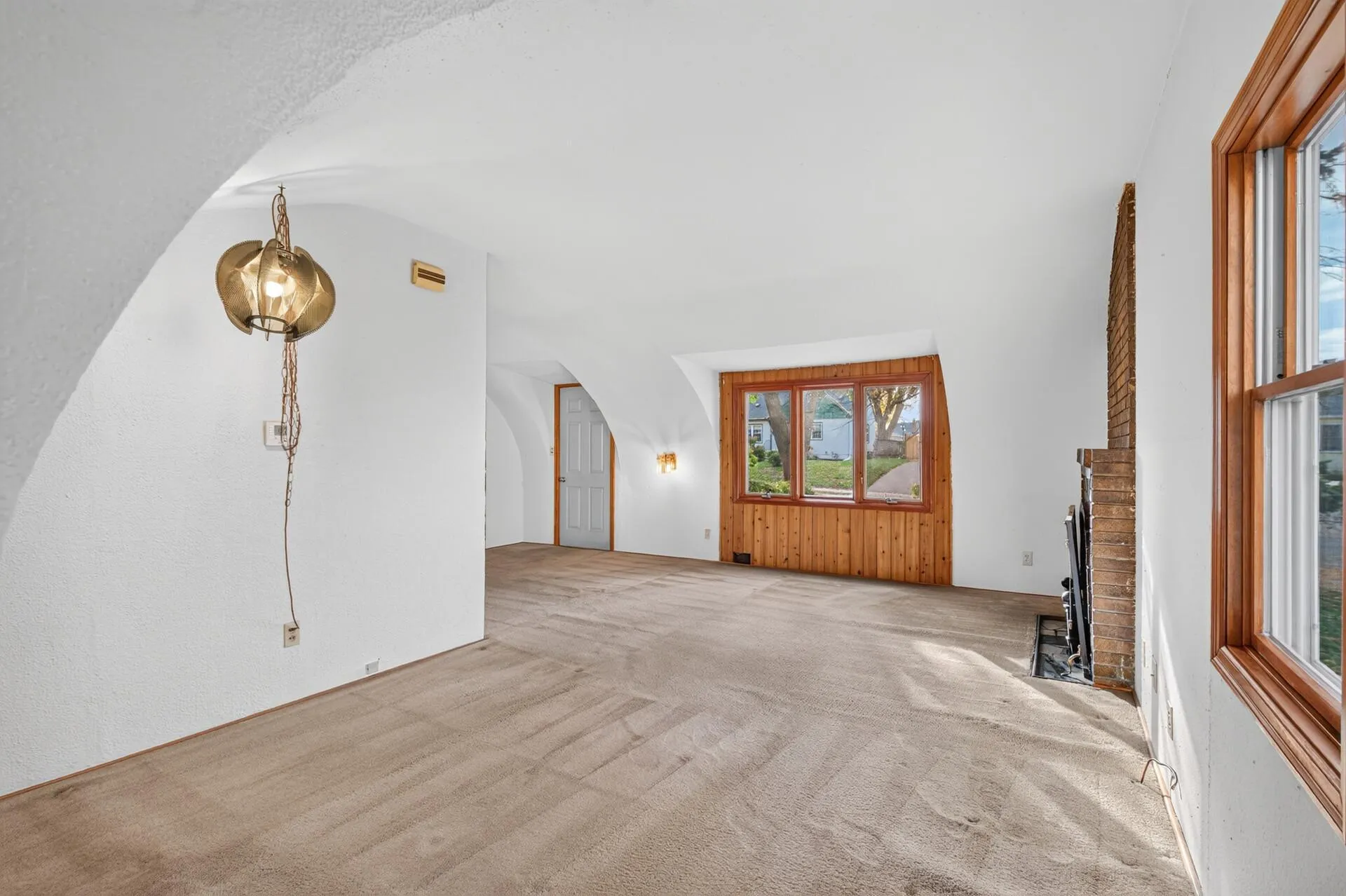 Photo 3 of 1046 Felix Street