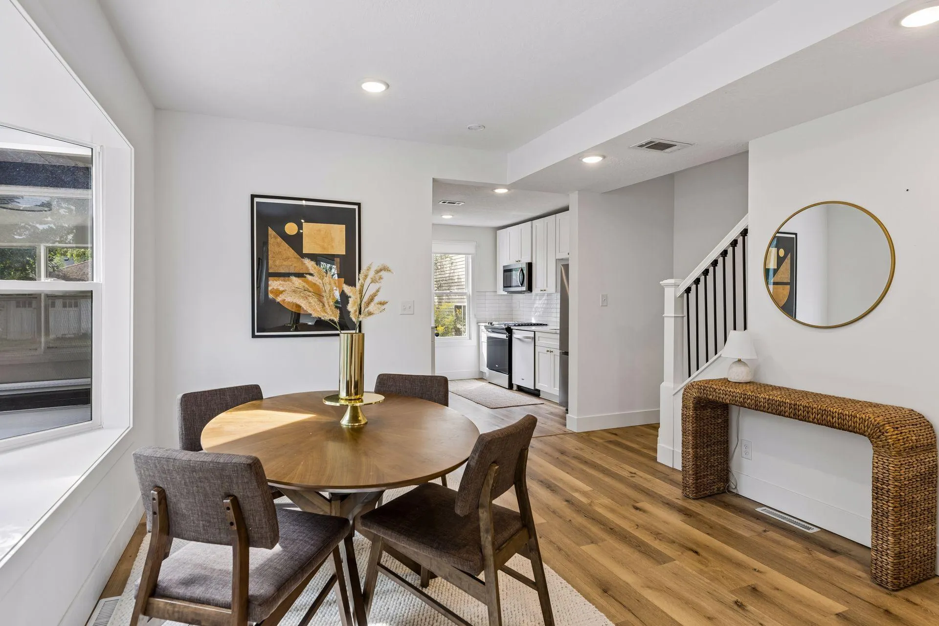Photo 6 of 704 7th S Avenue