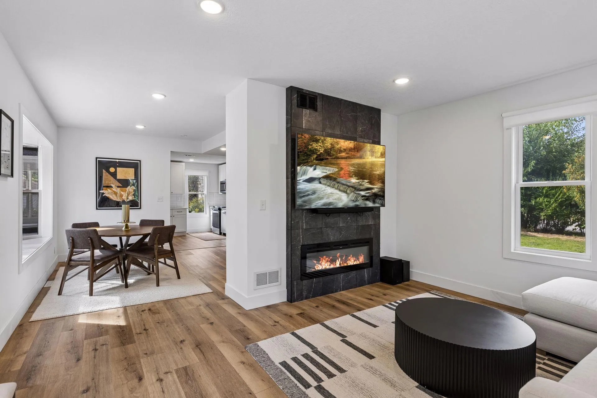 Photo 3 of 704 7th S Avenue