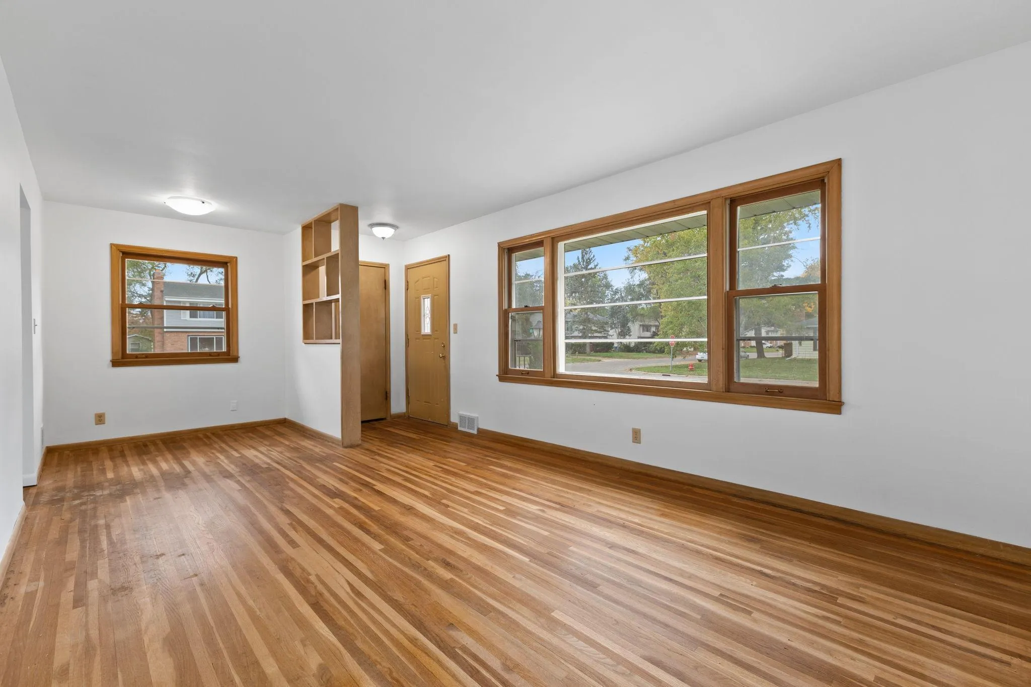 Photo 8 of 7345 Grand S Avenue