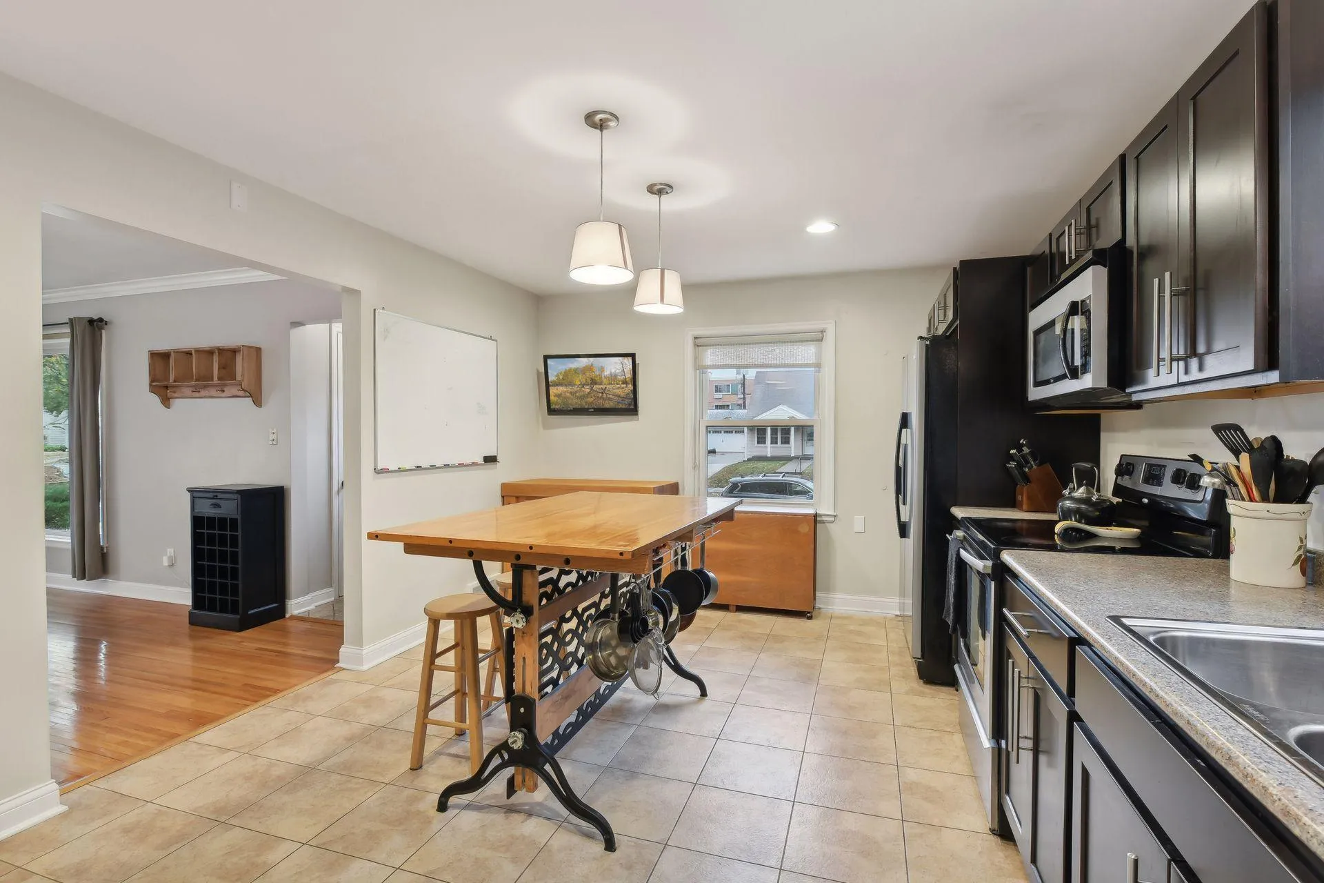 Photo 11 of 5519 Garfield Avenue