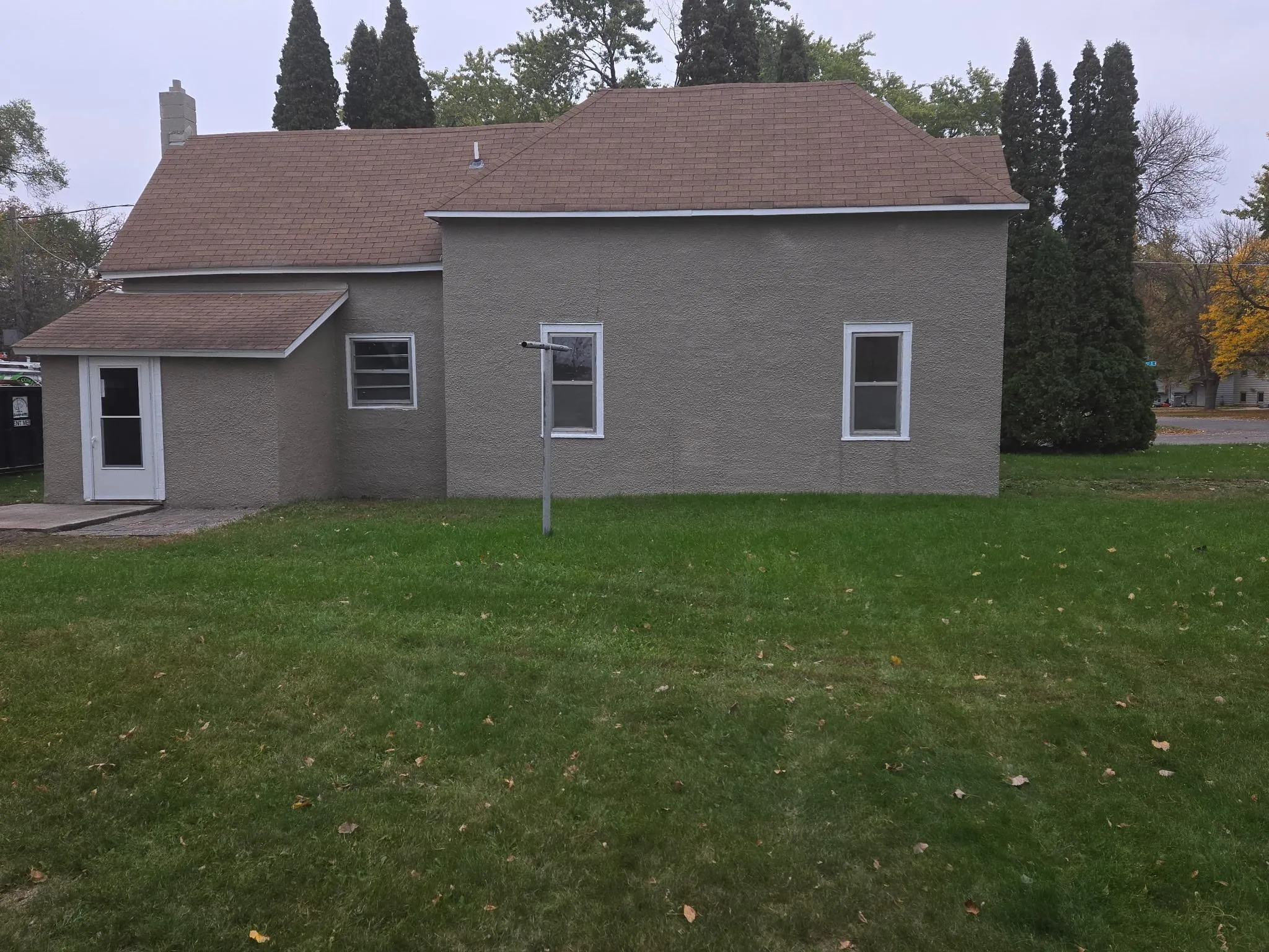Photo 14 of 901 S 6th Street