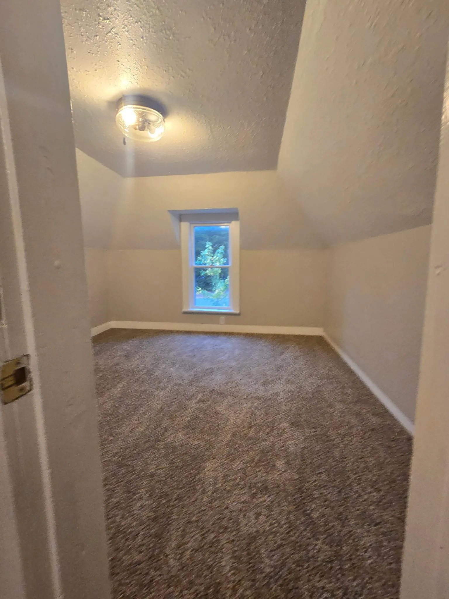 Photo 10 of 901 S 6th Street