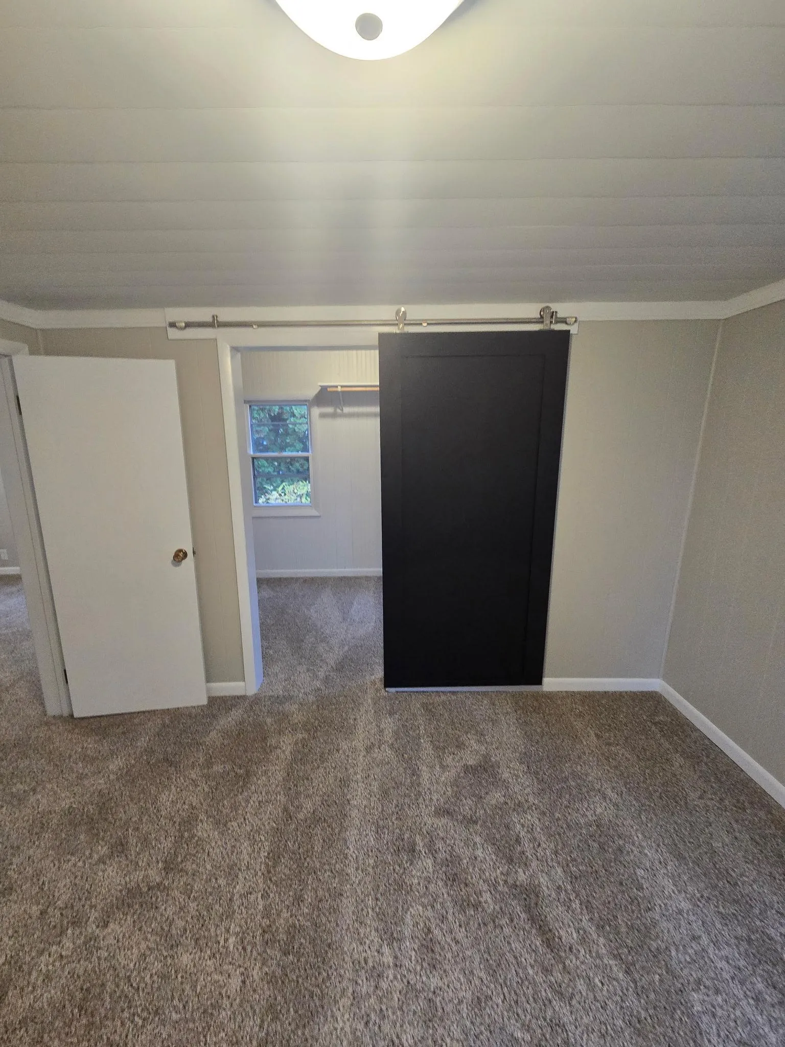 Photo 5 of 901 S 6th Street