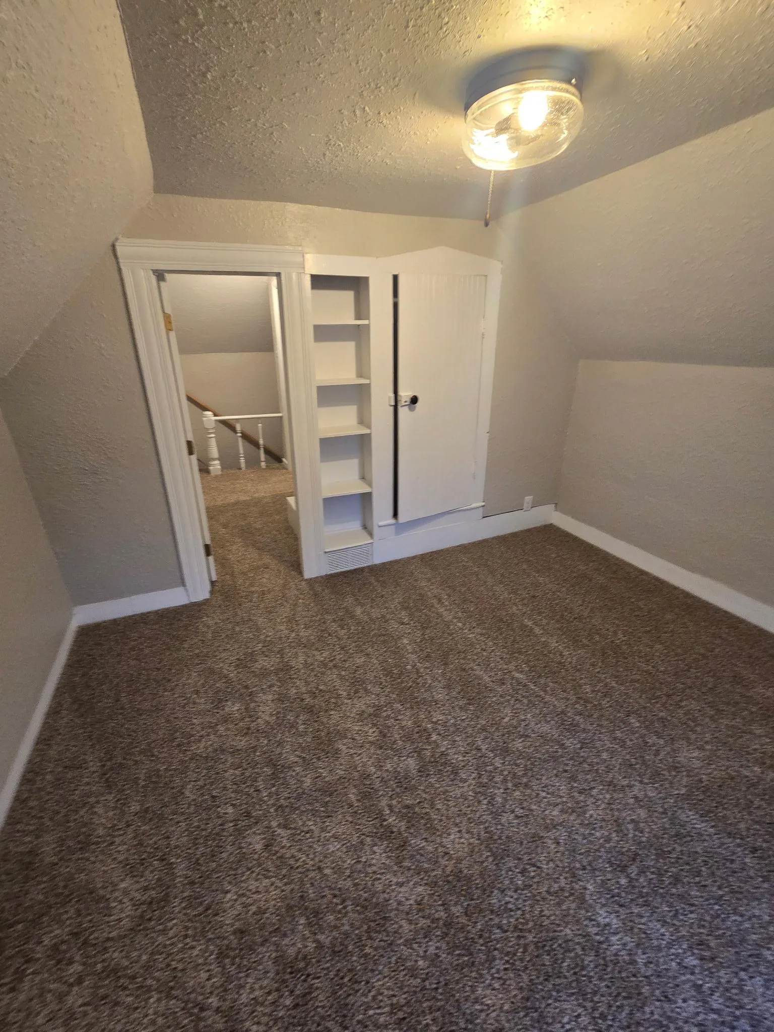 Photo 11 of 901 S 6th Street