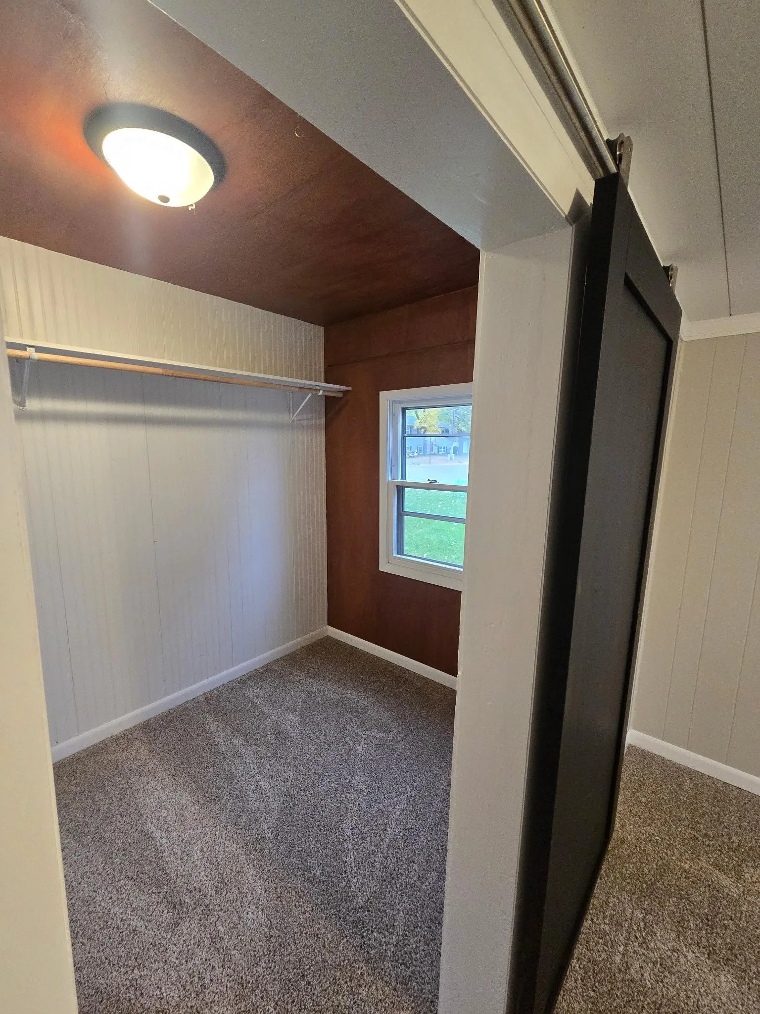 Photo 6 of 901 S 6th Street