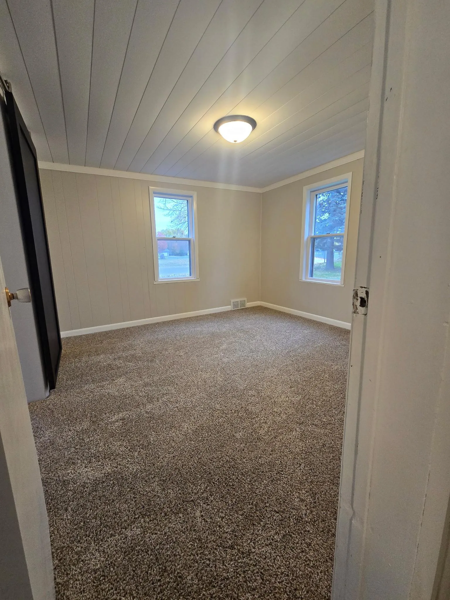Photo 4 of 901 S 6th Street