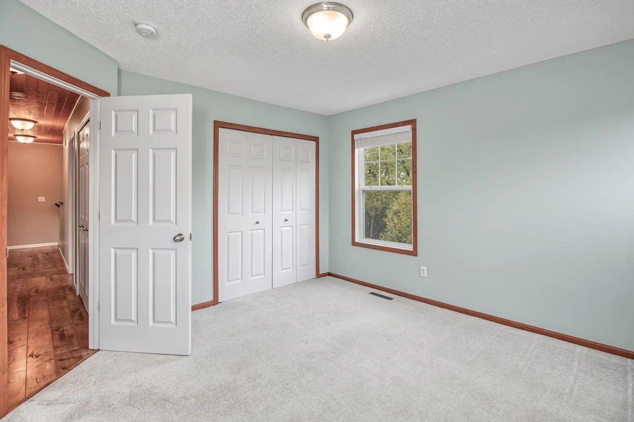 Photo 34 of 560 Ravencroft Road