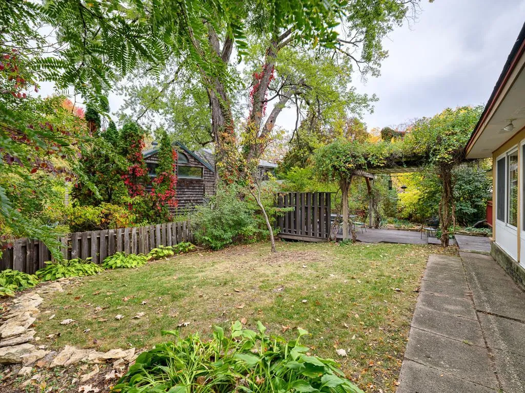 Photo 32 of 83 Seymour Se Avenue