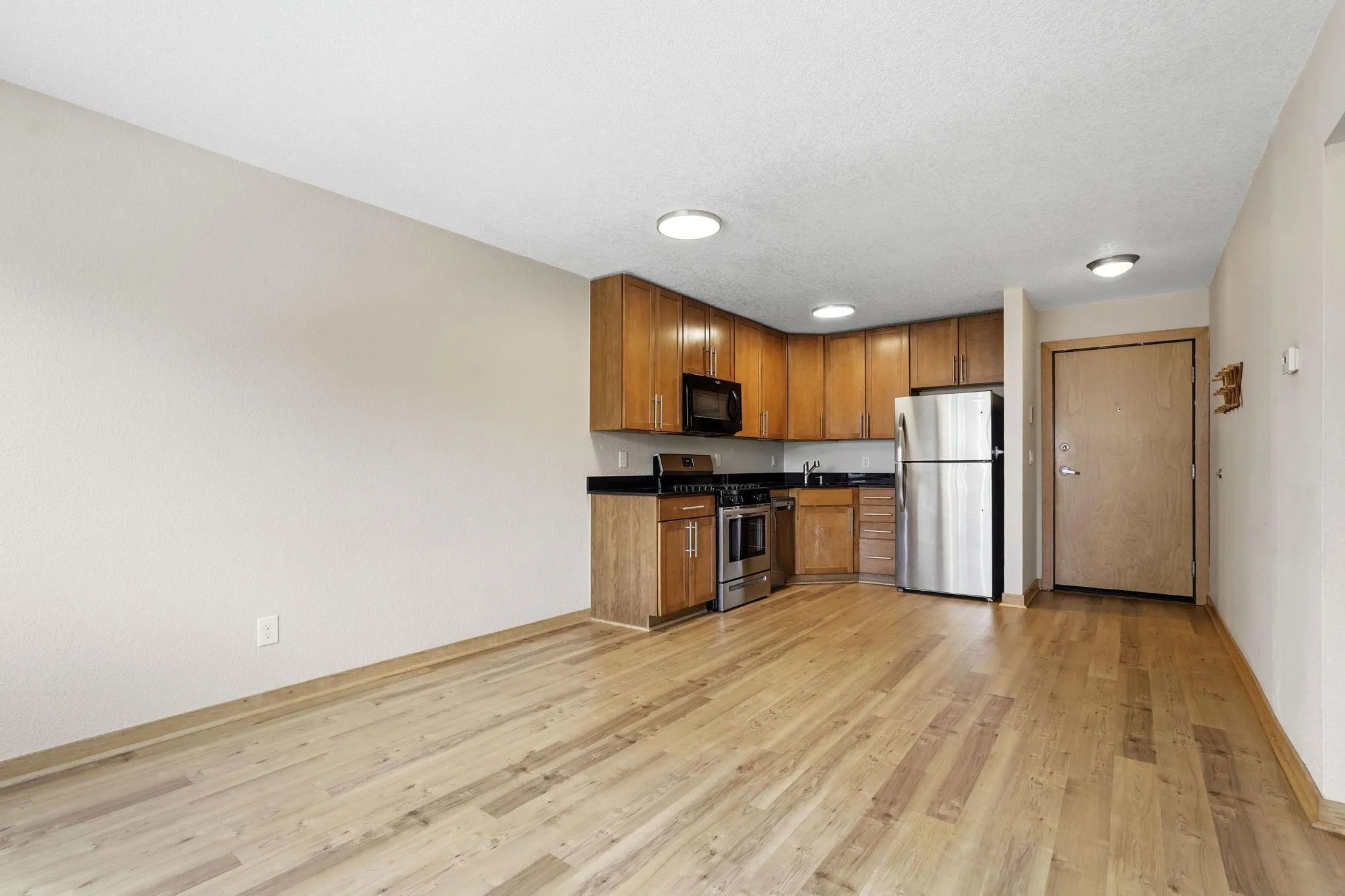 Photo 5 of 2532 1st S Avenue Unit S301