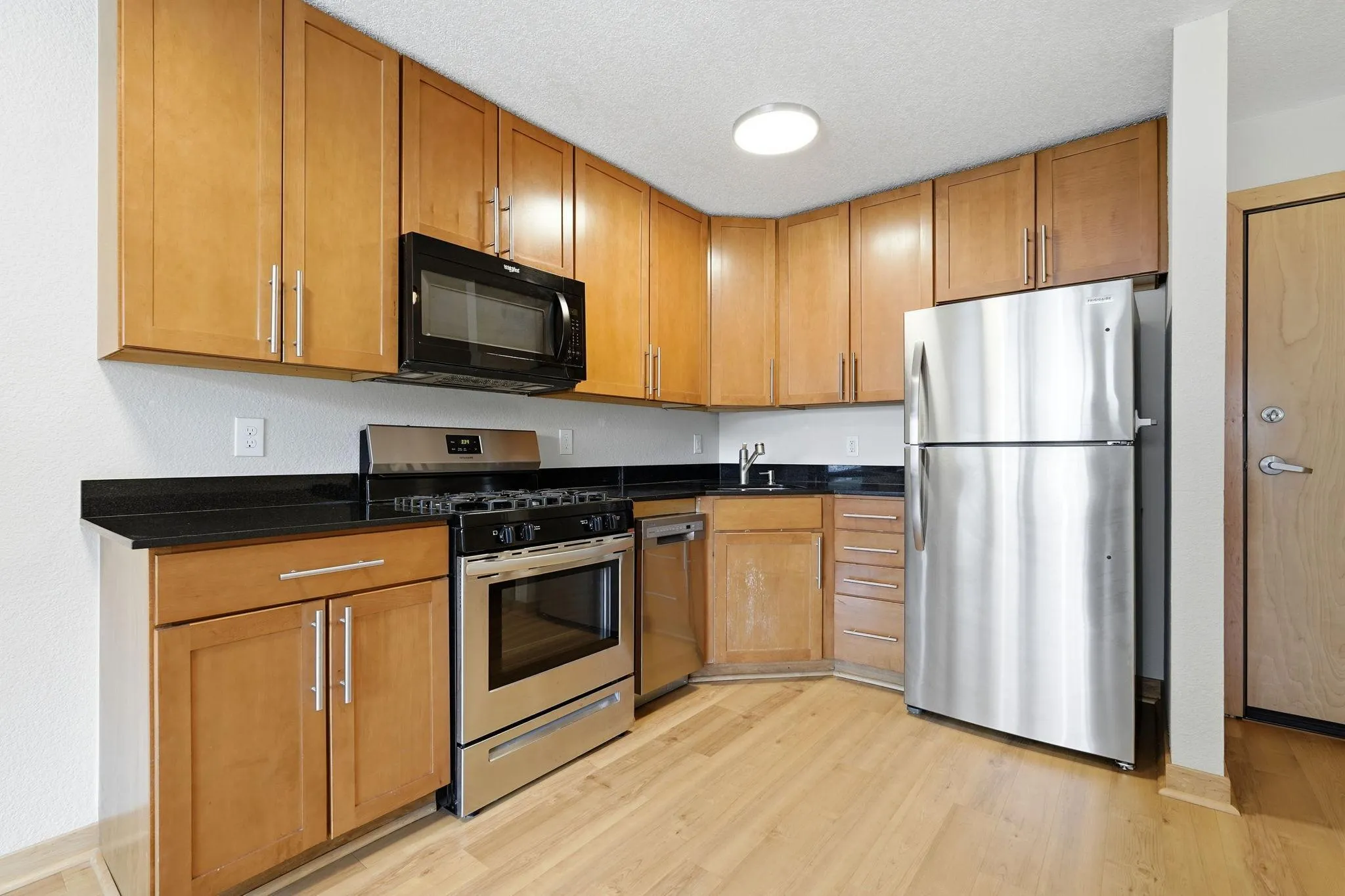 Photo 4 of 2532 1st S Avenue Unit S301