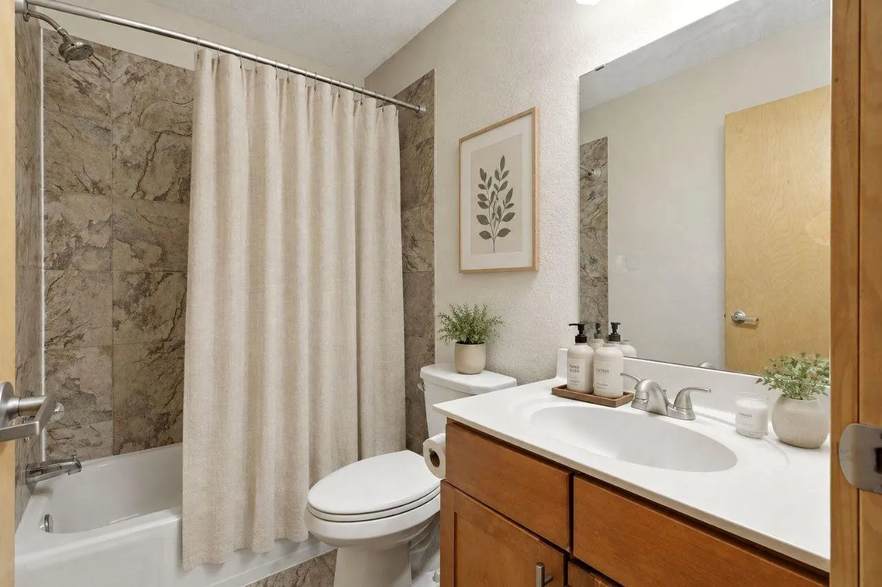 Photo 16 of 2532 1st S Avenue Unit S301