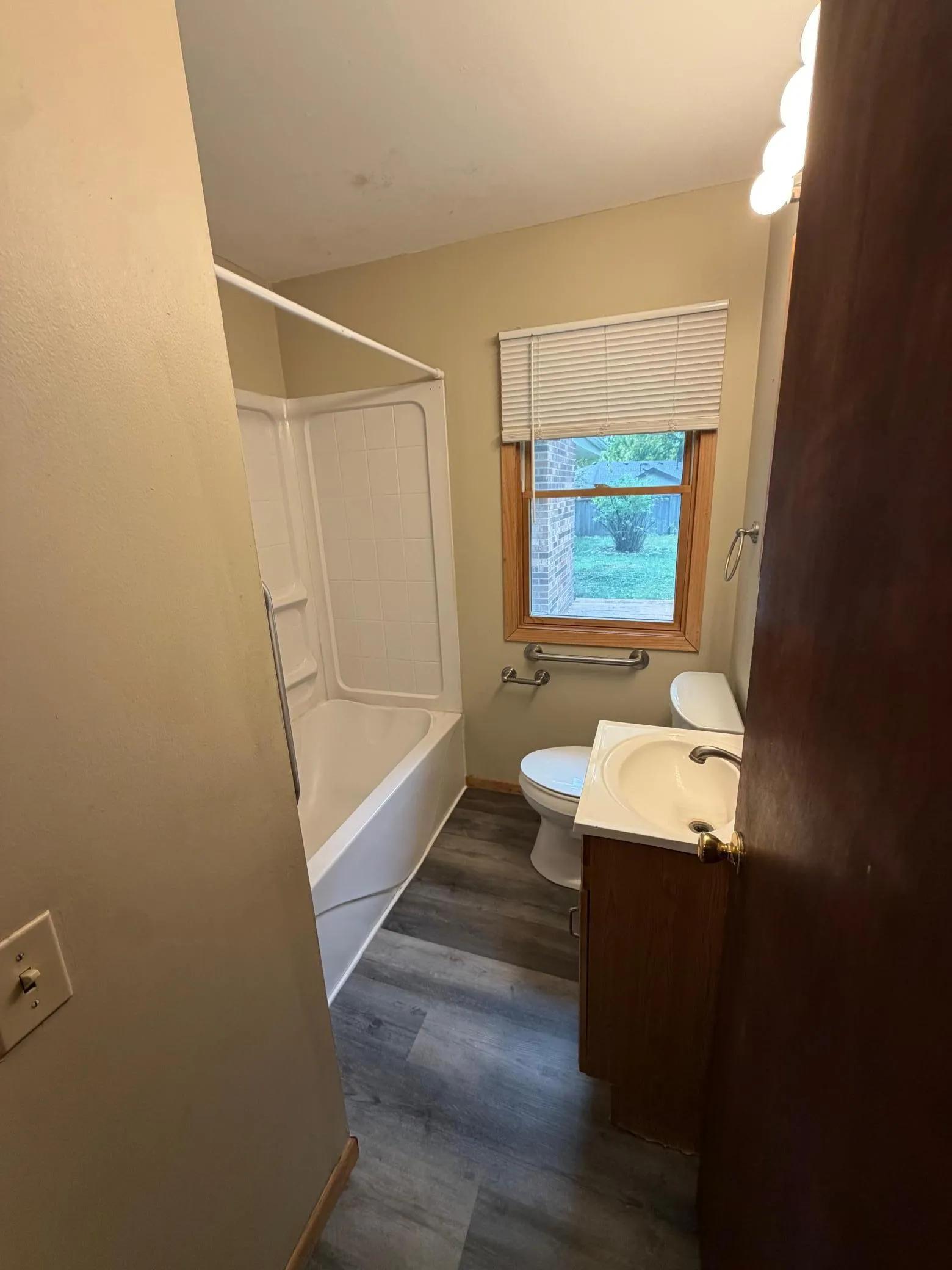 Photo 4 of 9548 4th S Avenue