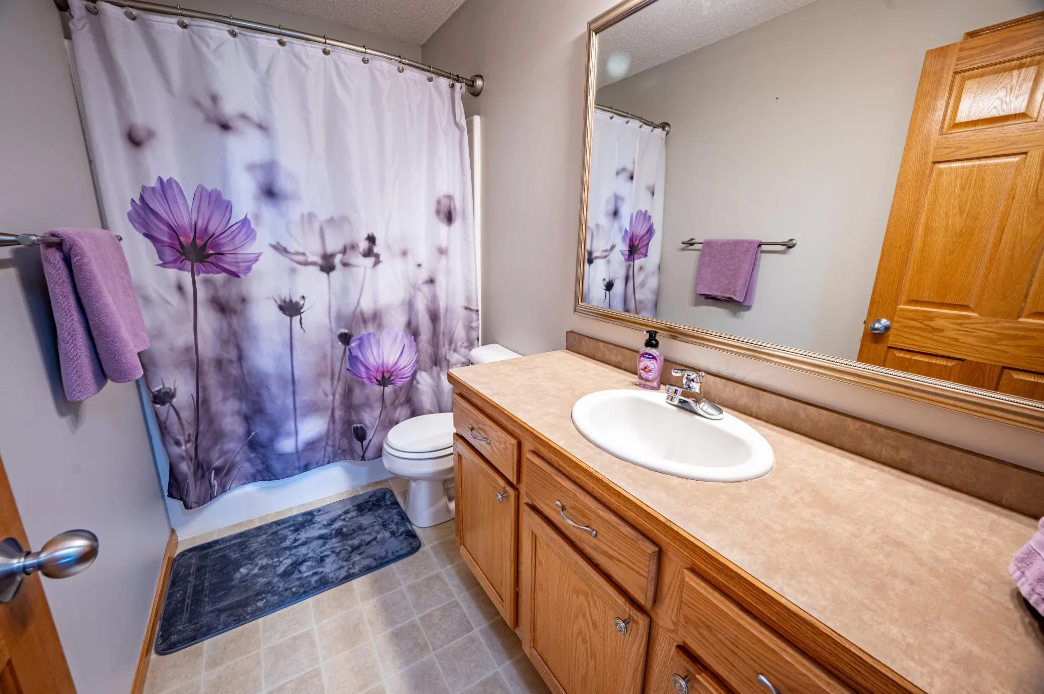 Photo 11 of 1580 Clark Street