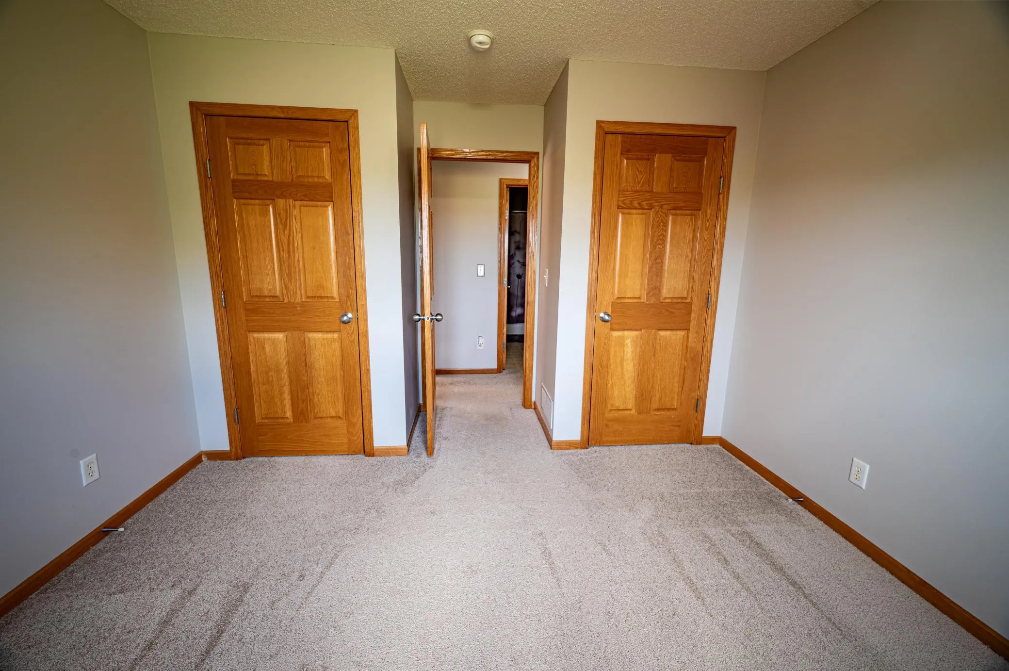 Photo 13 of 1580 Clark Street